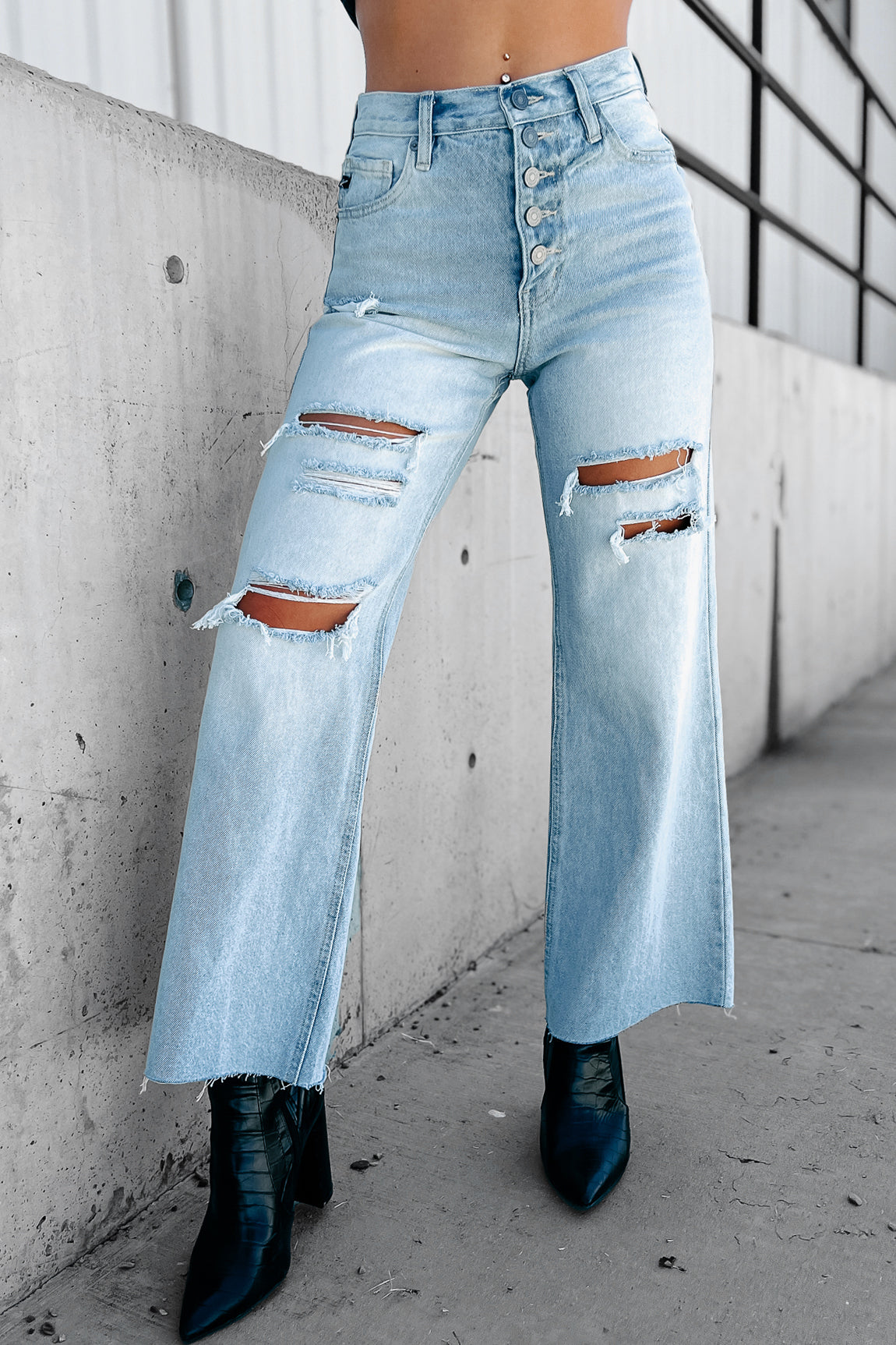 Tony High Rise 90's Kancan Distressed Skater Jeans (Light)-The Formal Wear