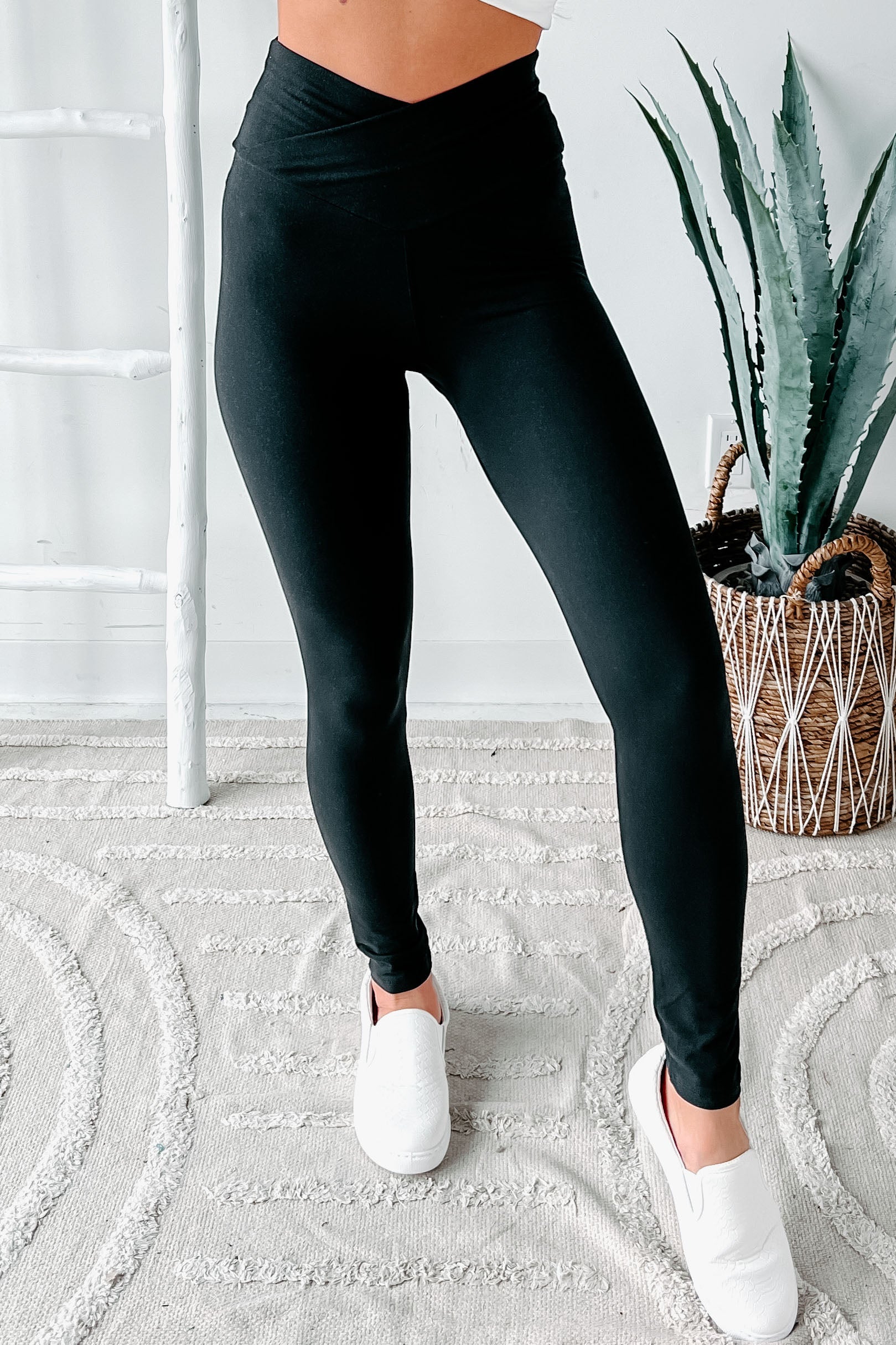 Setting The Standard Cross-Front Leggings (Black)-The Formal Wear