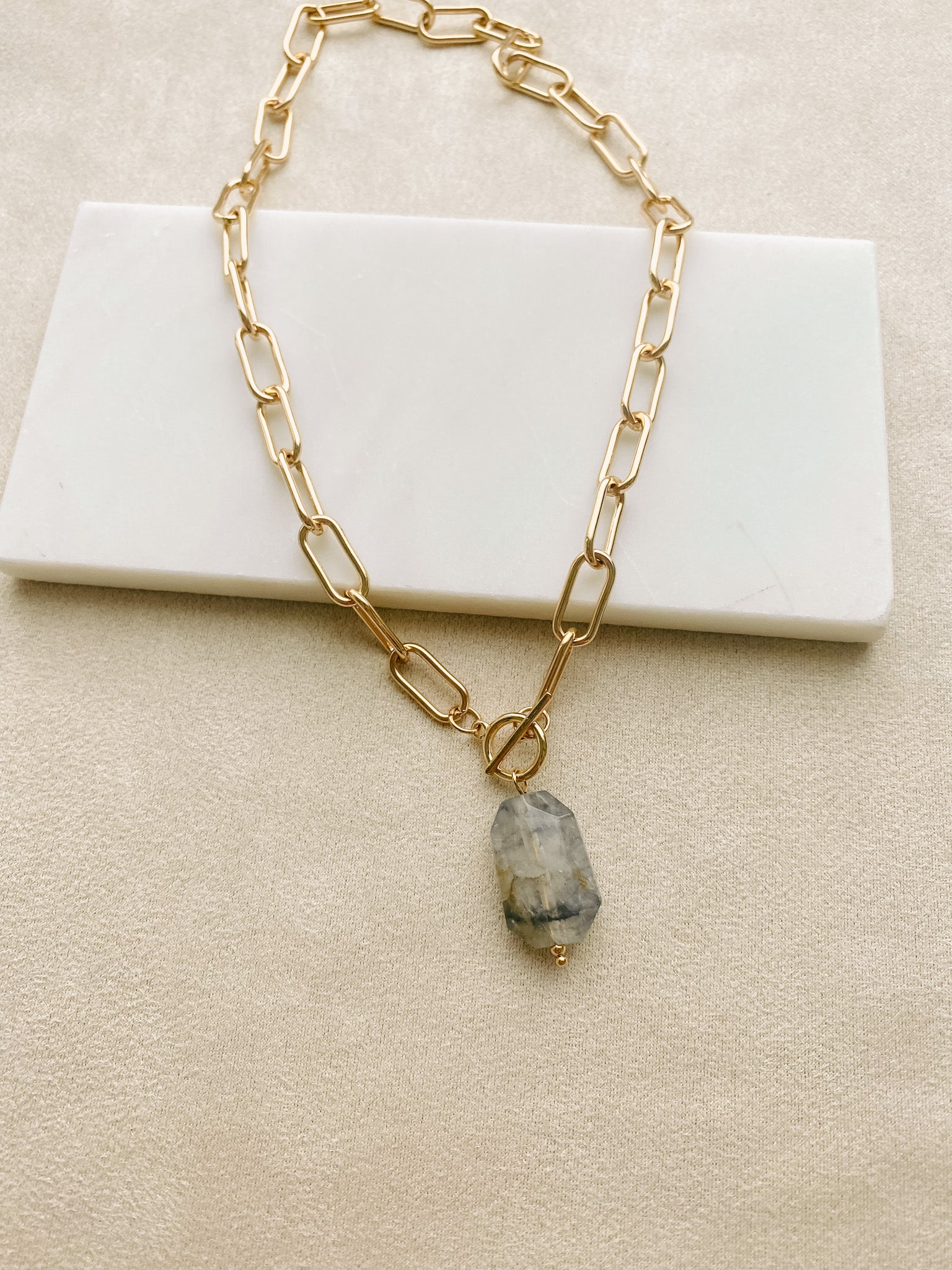 Relaxing My Chi Stone Pendent Necklace (Grey/Gold)-The Formal Wear
