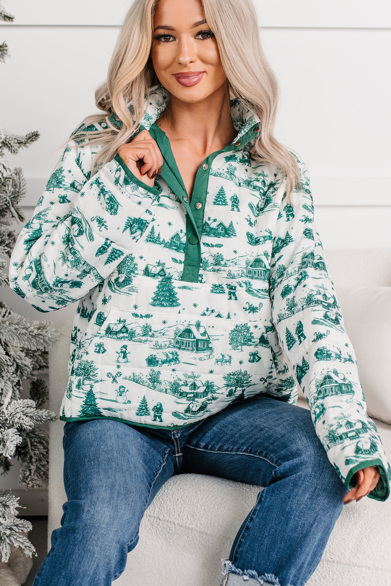 Silver Eve Christmas Print Puffer Pullover (Hunter Green)-The Formal Wear