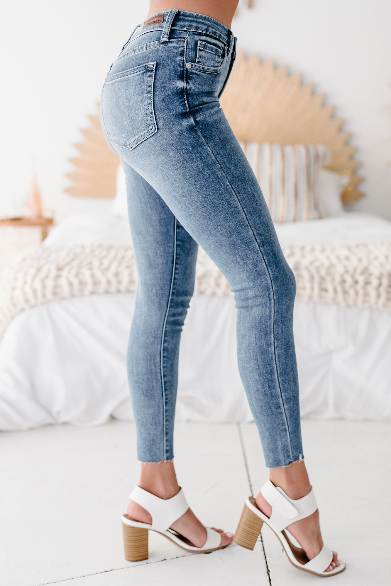 Sora Just Panmaco Mid-Rise Raw Hem Skinny Jeans (Medium Denim)-The Formal Wear