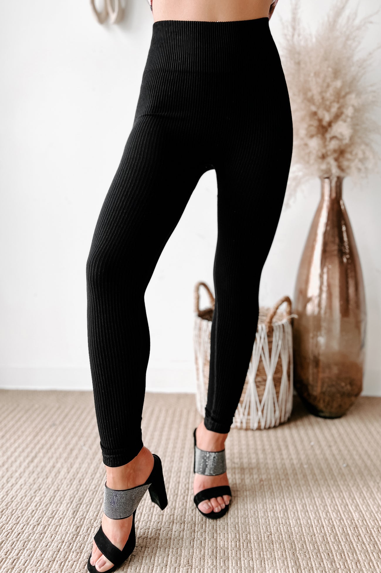 Don't Pass By Ribbed Seamless Leggings (Black)-The Formal Wear