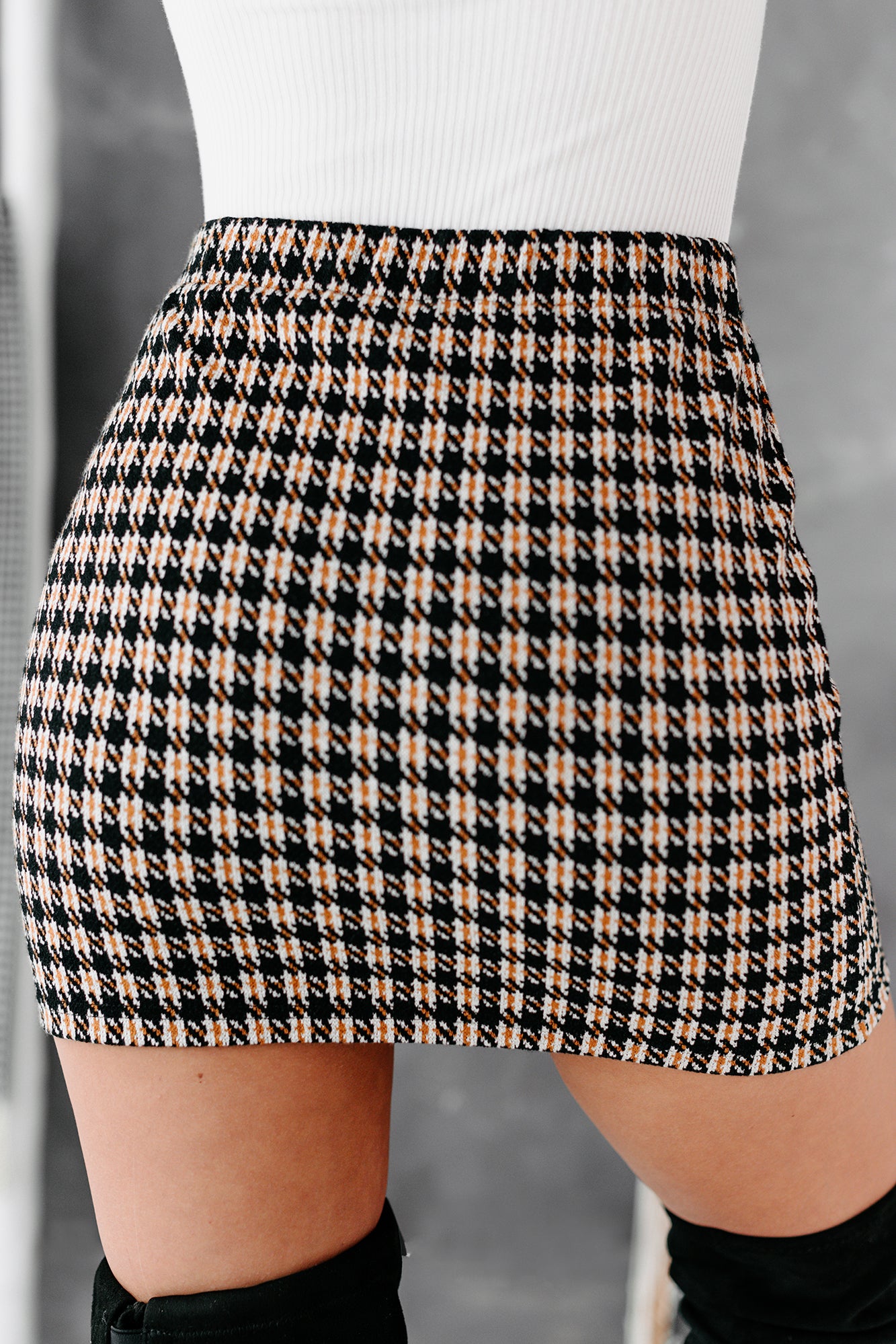 Style Session Plaid Stretch Knit Mini Skirt (Black)-The Formal Wear
