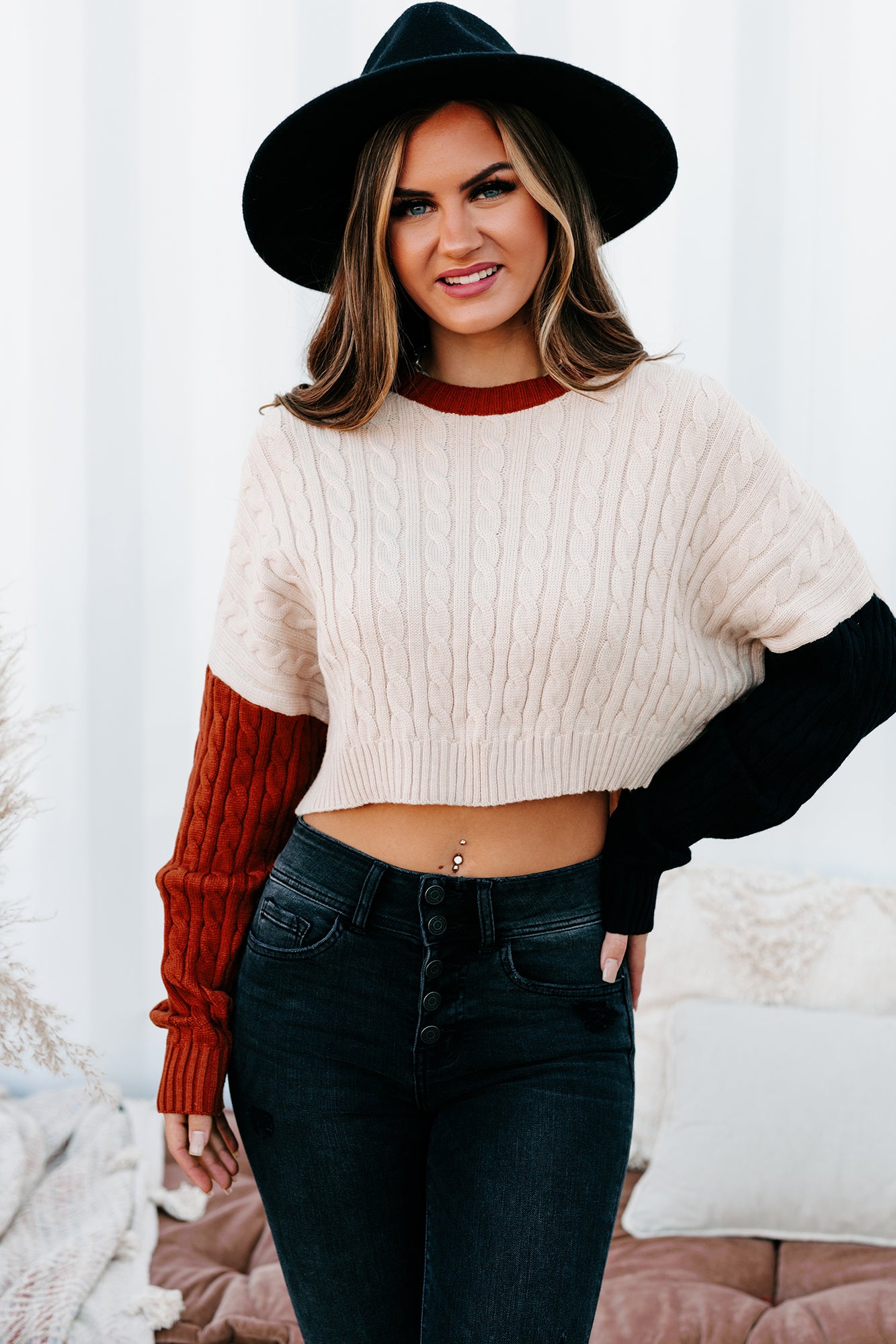 New Premonitions Cropped Cable Knit Sweater (Ivory/Rust/Black)-The Formal Wear