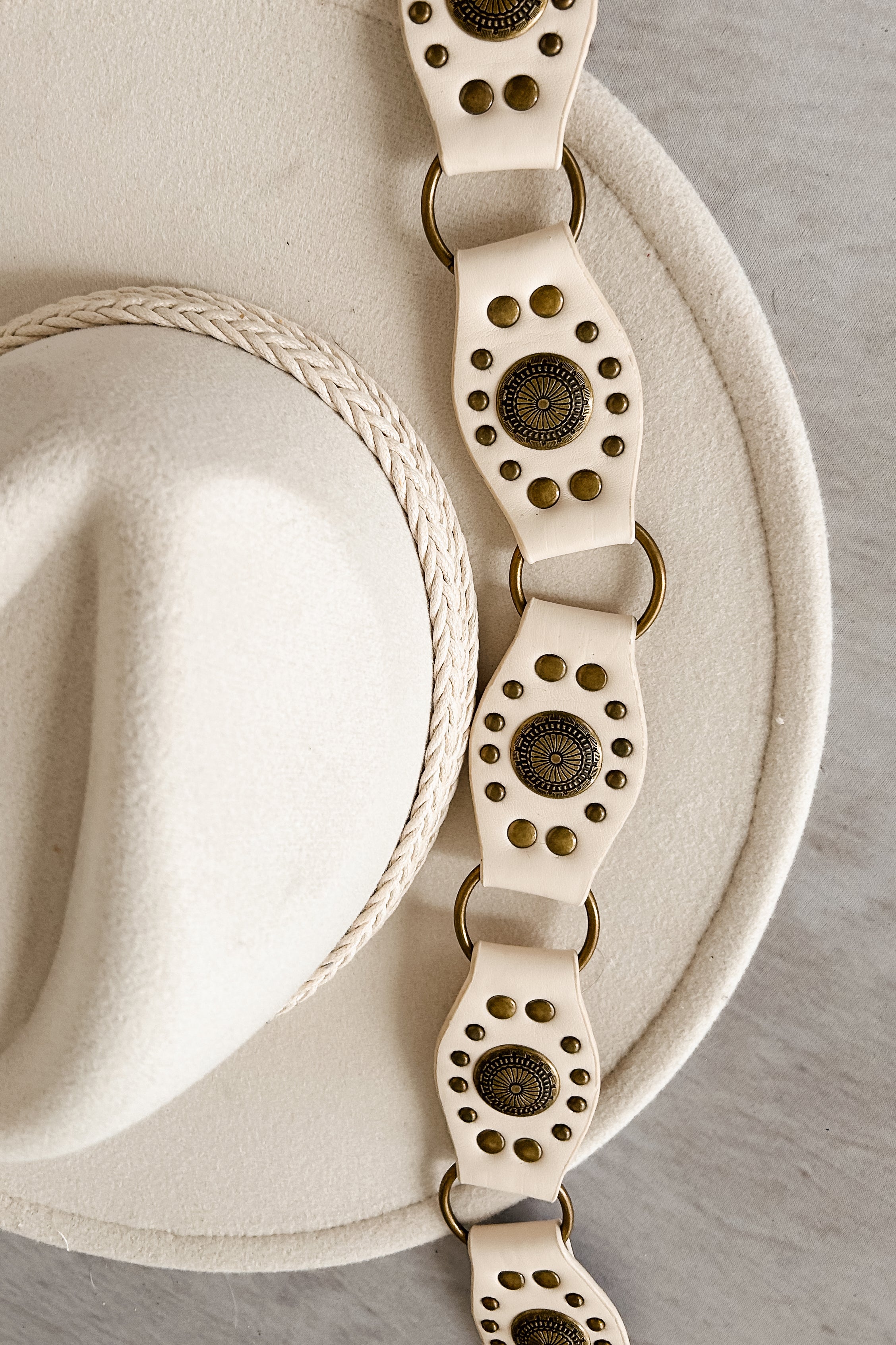 Howdy Honey Western Concho Oval Belt (Ivory)-The Formal Wear