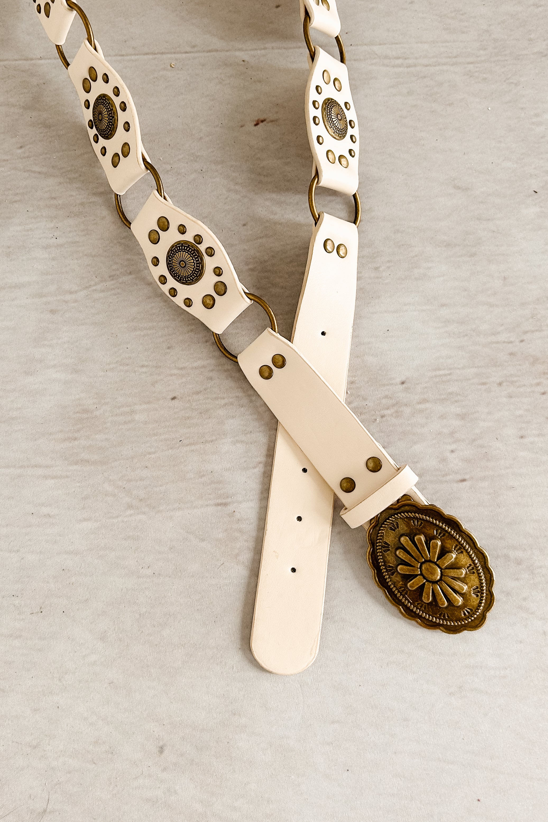 Howdy Honey Western Concho Oval Belt (Ivory)-The Formal Wear