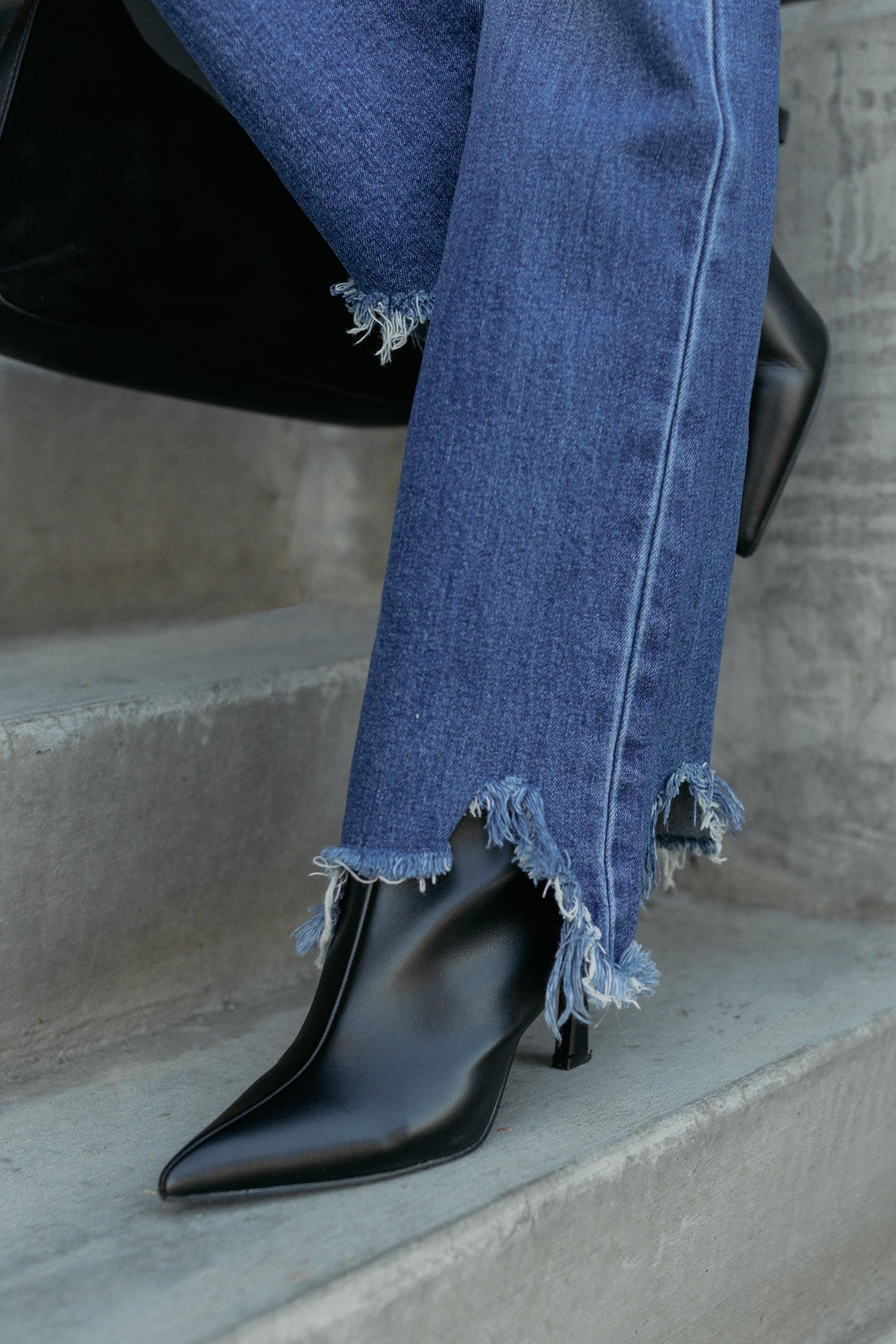 Collin Flare Distressed Kancan Jeans (Medium)-The Formal Wear