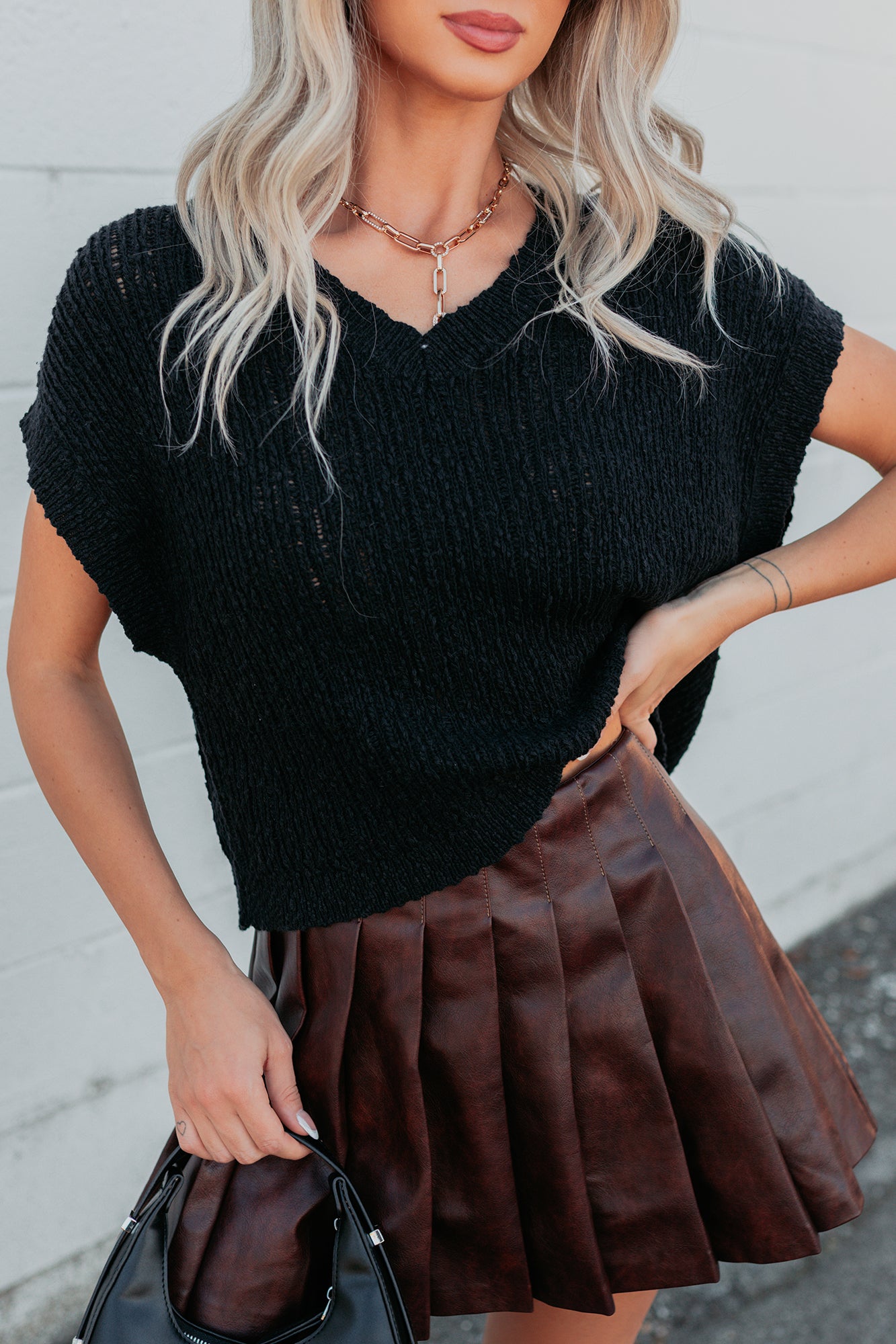 Coming Around Short Sleeve Sweater Top (Black)-The Formal Wear