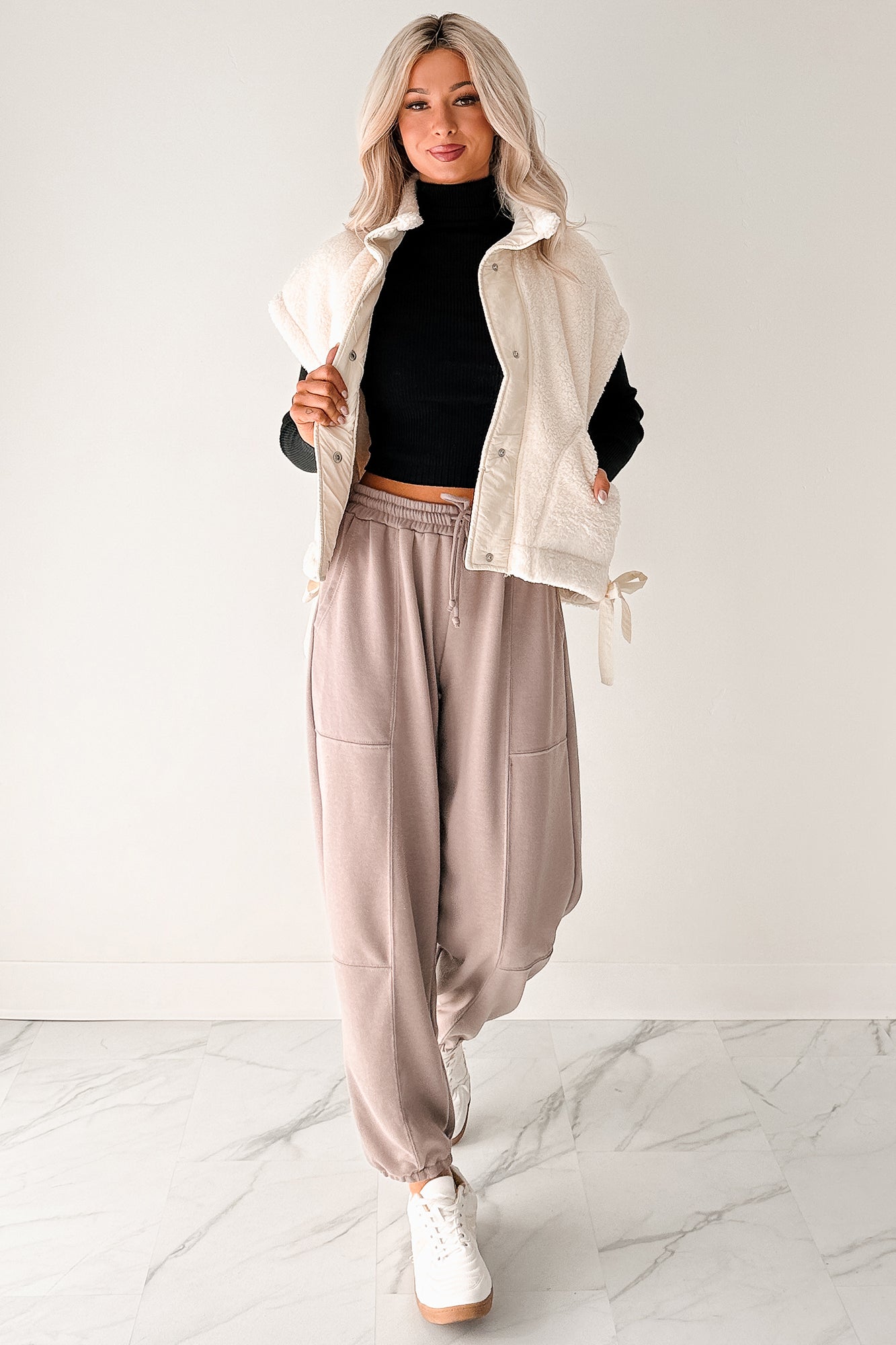 Winter Calmness Sleeveless Sherpa Vest (Ivory)-The Formal Wear