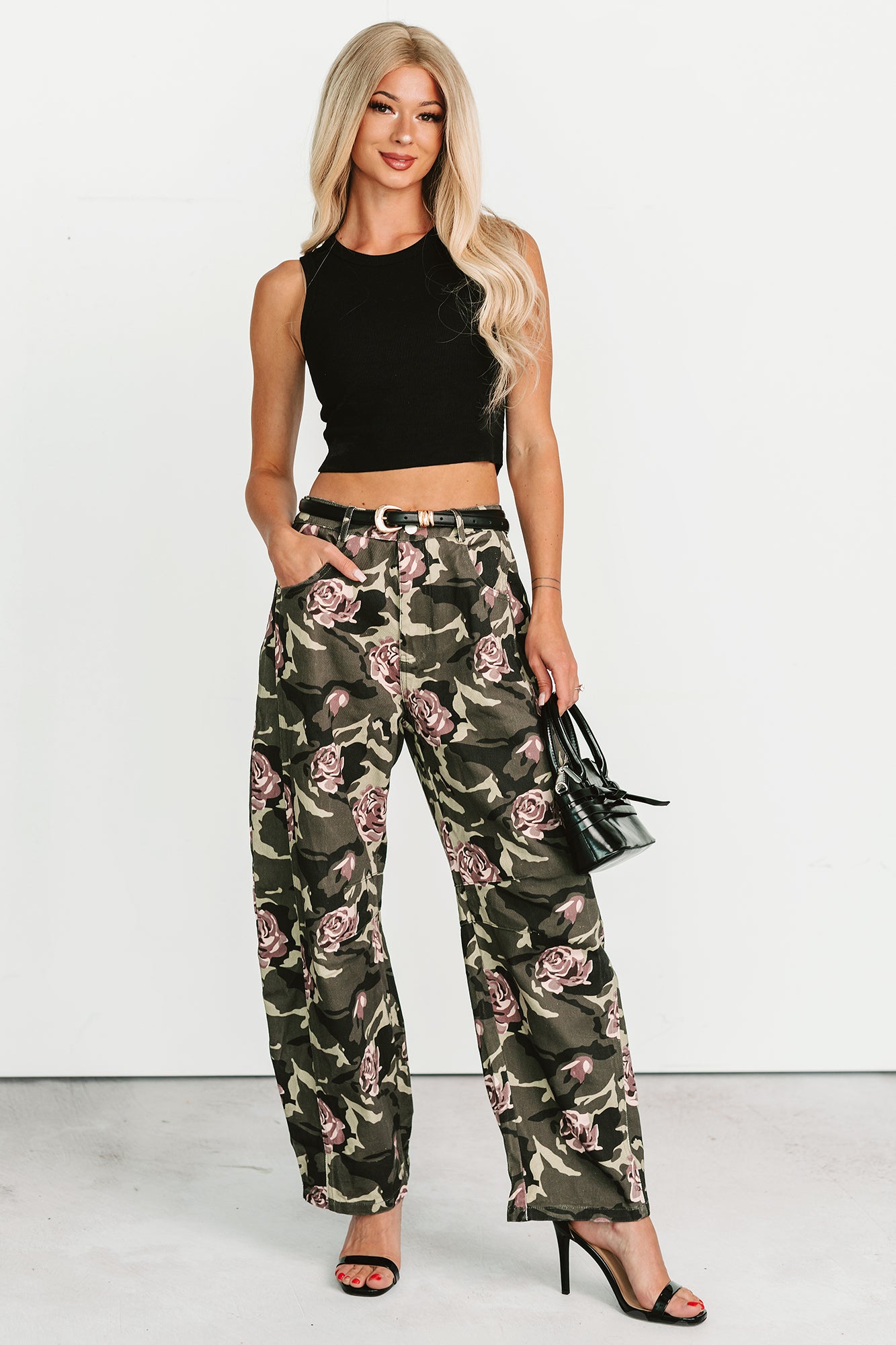 Dream On Ribbed Crop Tank (Black)-The Formal Wear