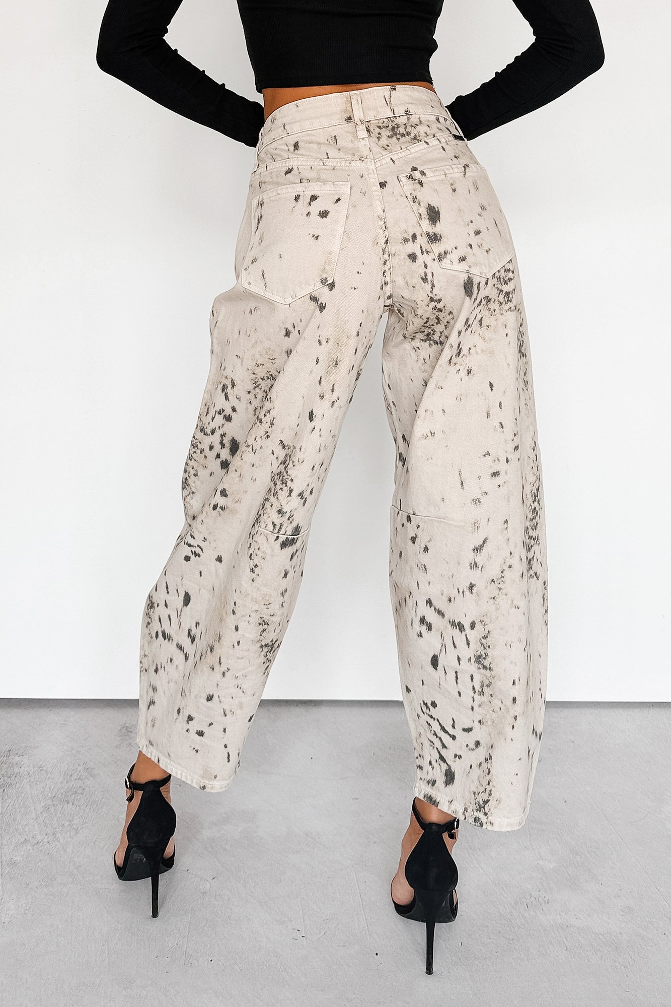 Zane High Rise Printed Barrel Kancan Jeans (Beige/Black)-The Formal Wear