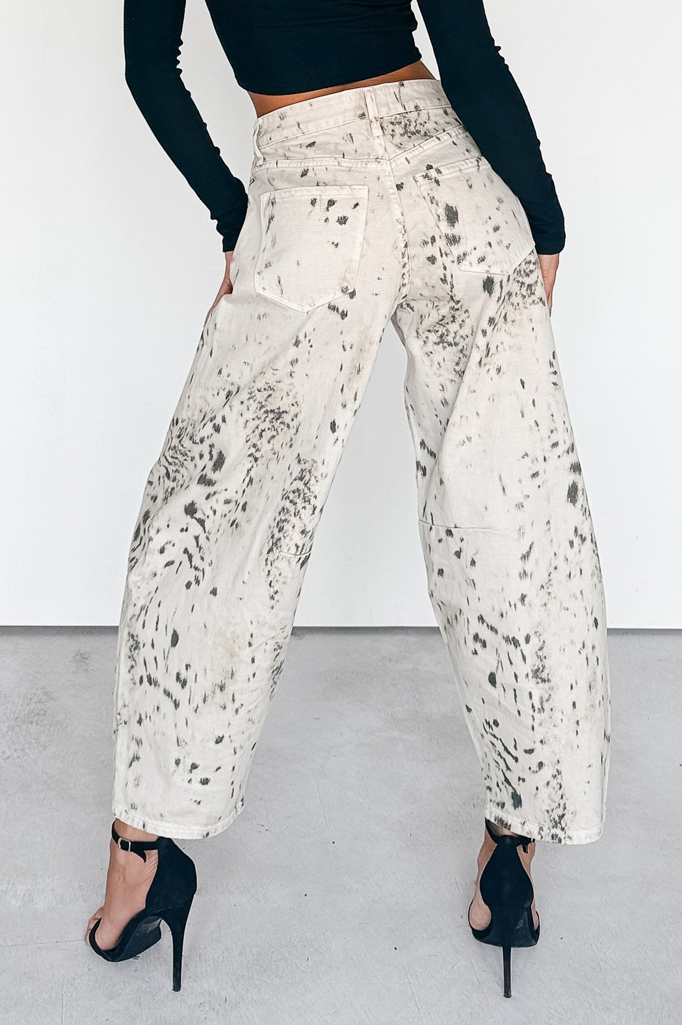 Zane High Rise Printed Barrel Kancan Jeans (Beige/Black)-The Formal Wear