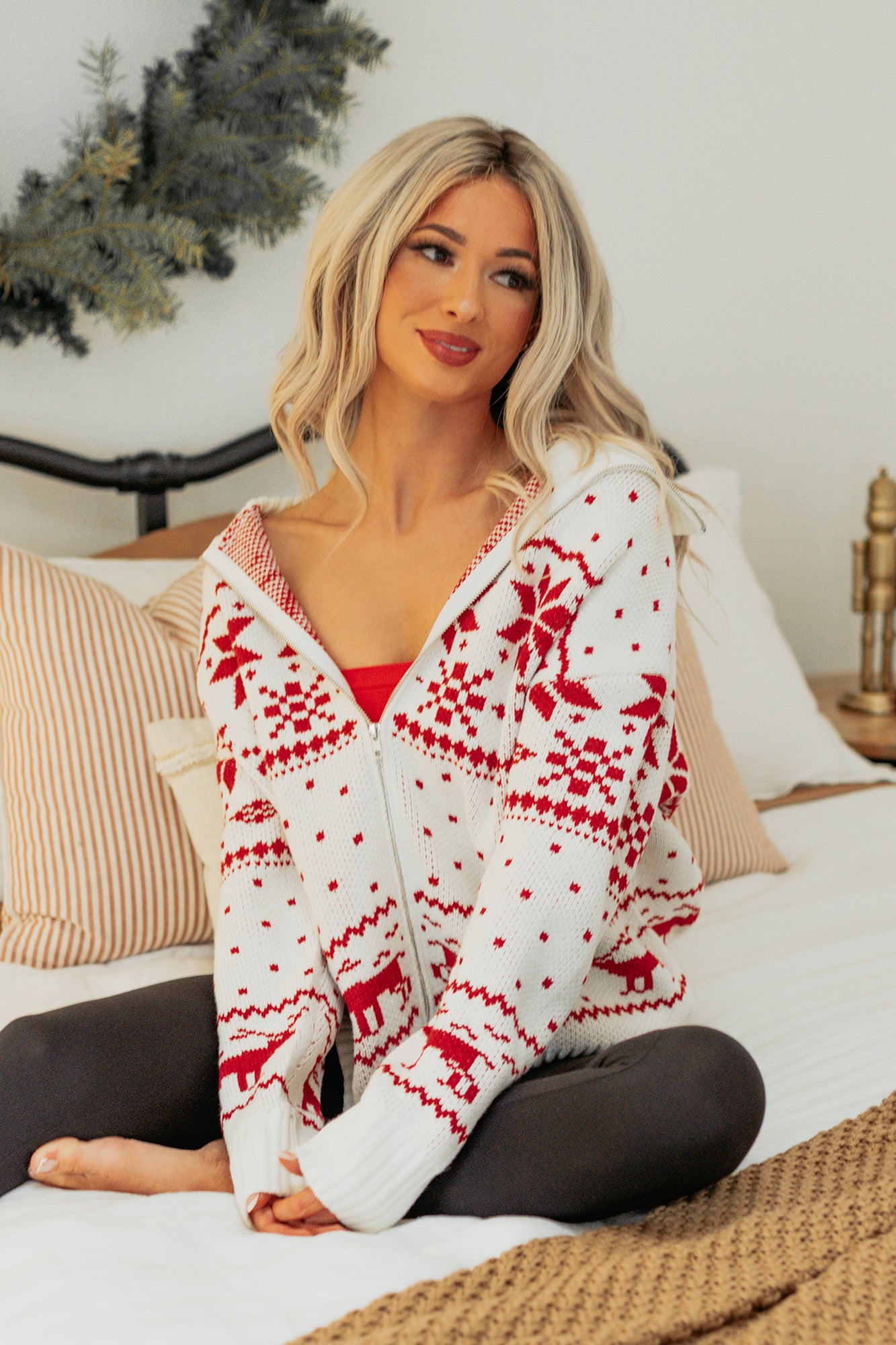 Winter Nest Fair Isle Zip-Up Sweater (White/Red)-The Formal Wear