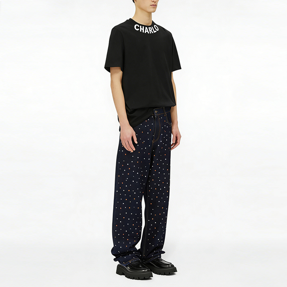 Customizable Neck Logo Oversized Black T-Shirt – Streetwear Essential