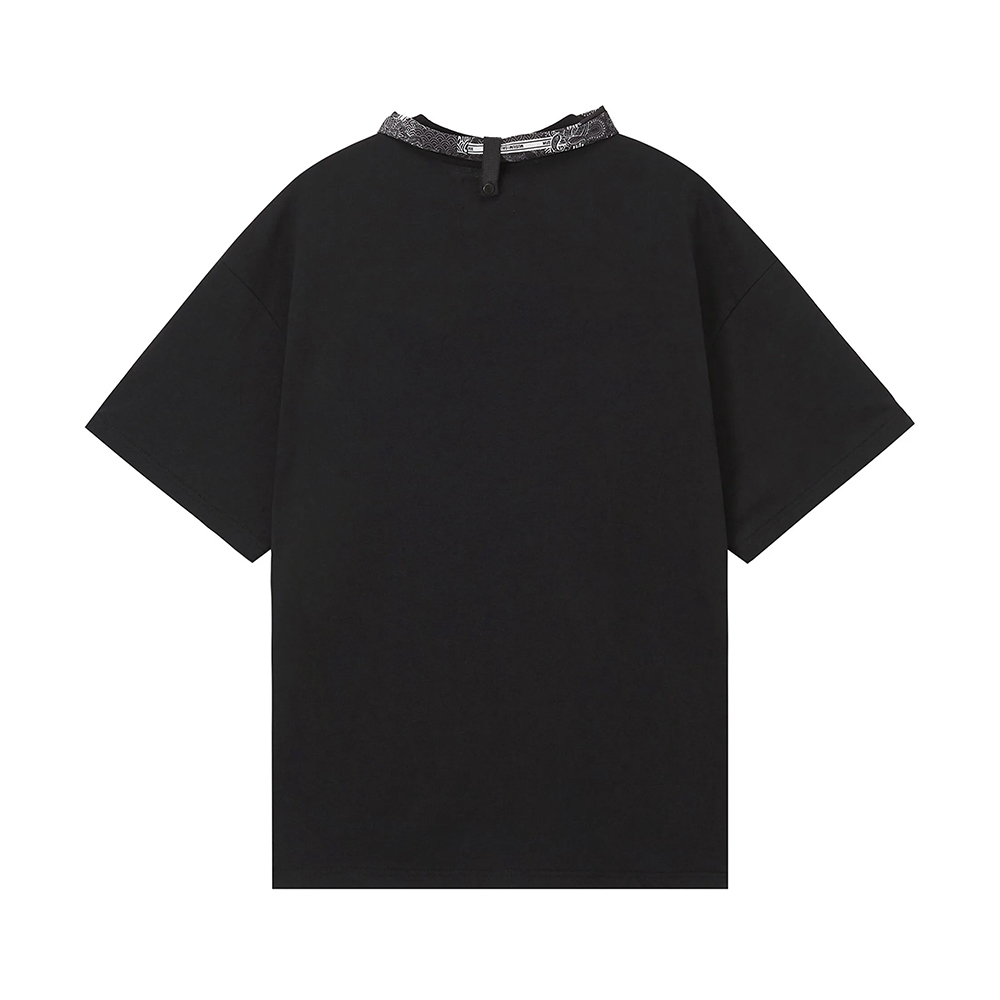 Street-Ready Graphic T-Shirt with Scarf Accent – Trendy Oversized Tee