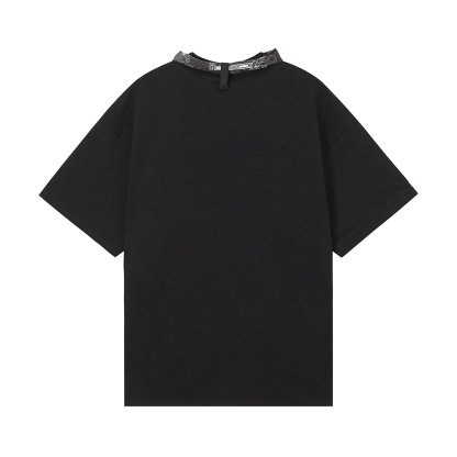 Street-Ready Graphic T-Shirt with Scarf Accent – Trendy Oversized Tee