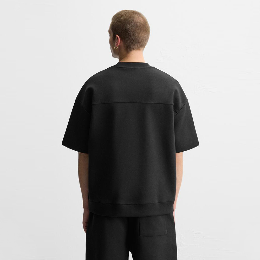 Minimalist Oversized Black T-Shirt – Streetwear Essential