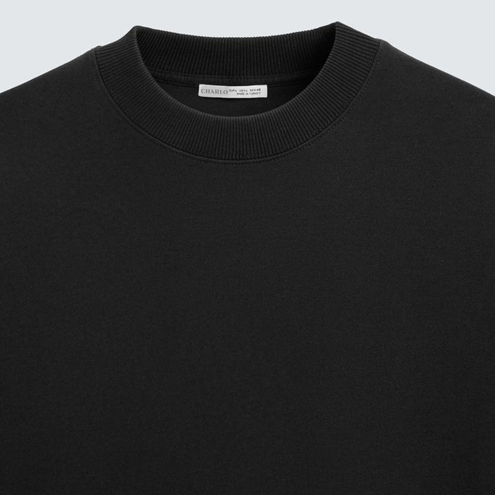 Minimalist Oversized Black T-Shirt – Streetwear Essential