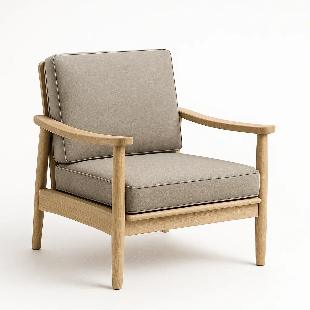 Fauteuil club en bois avec coussins en tissu beige