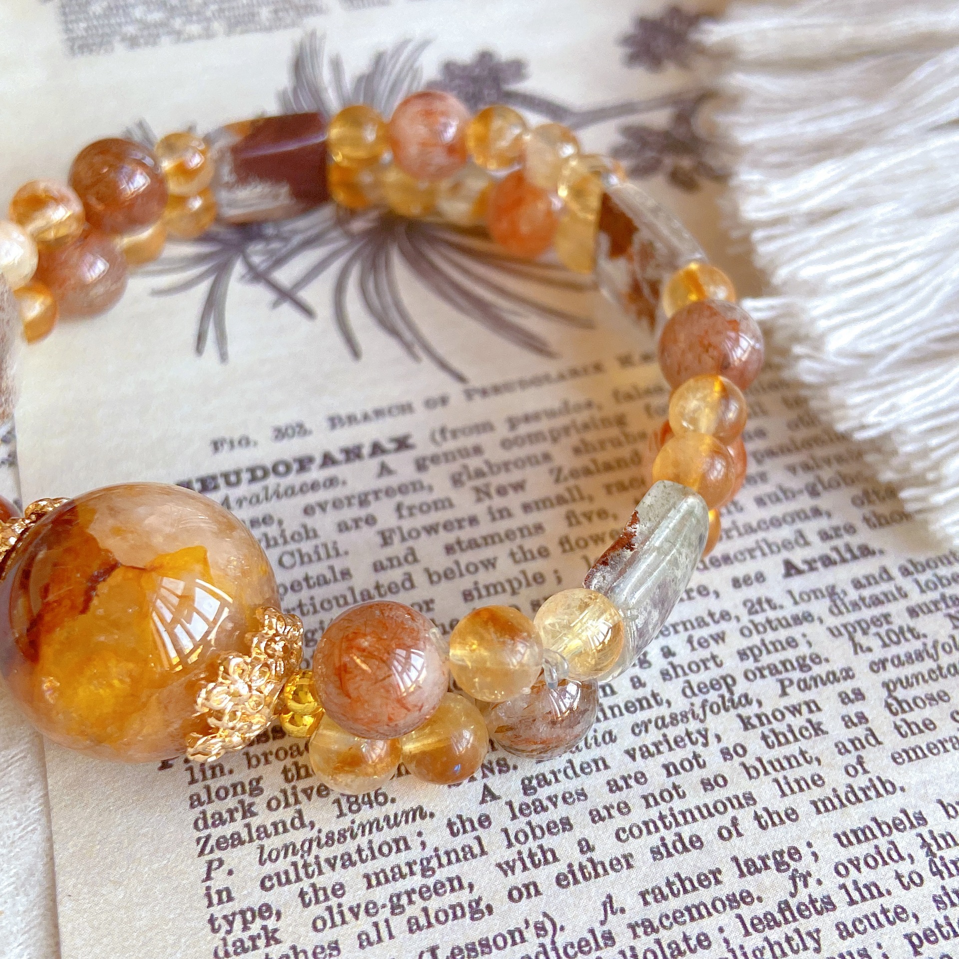 Natural yellow gum flower green ghost hand card black gold super yellow tower crystal bracelet