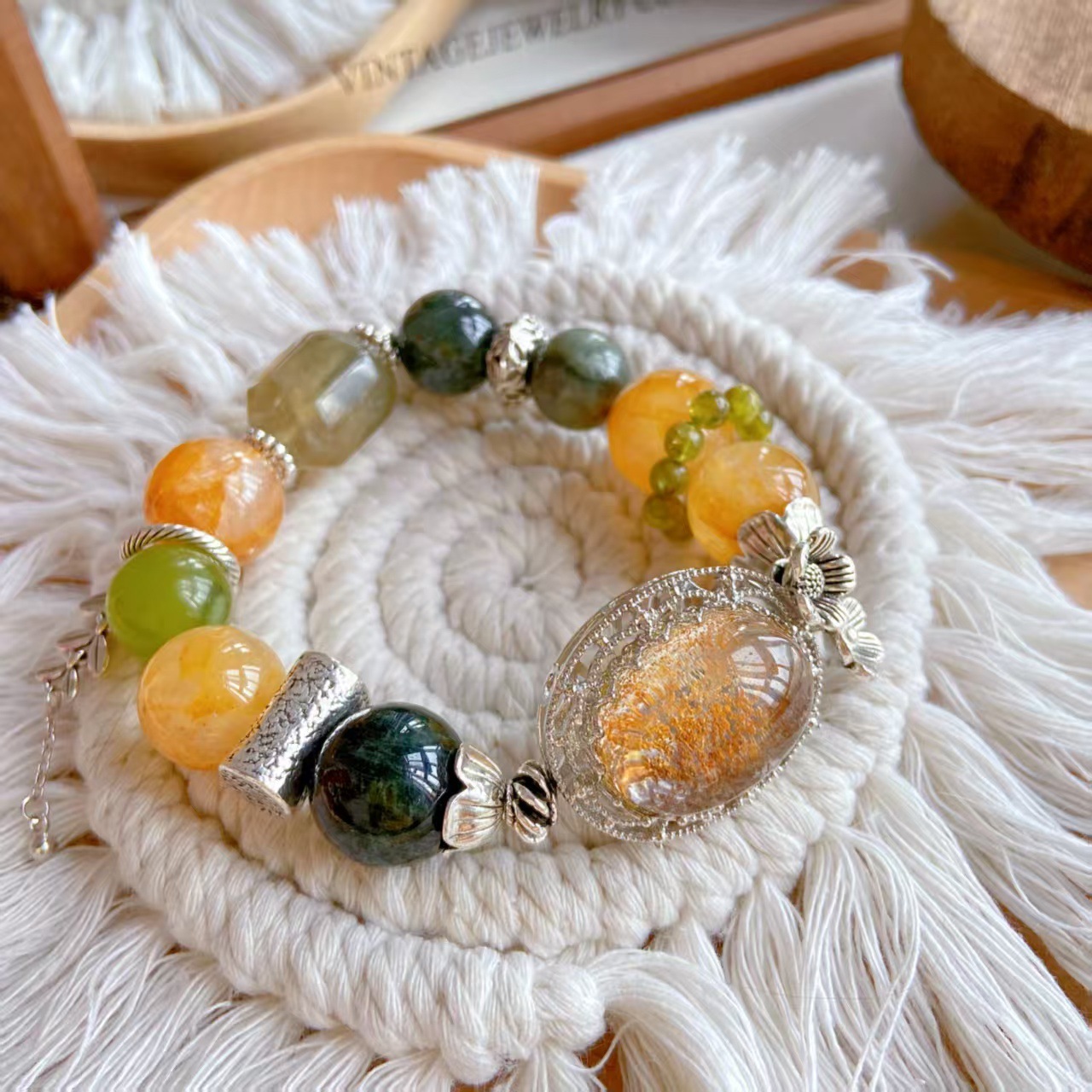 Natural Ghost Magic Box Gold Glue Flower Xiuyu Green Hair Crystal Green Crystal Bracelet