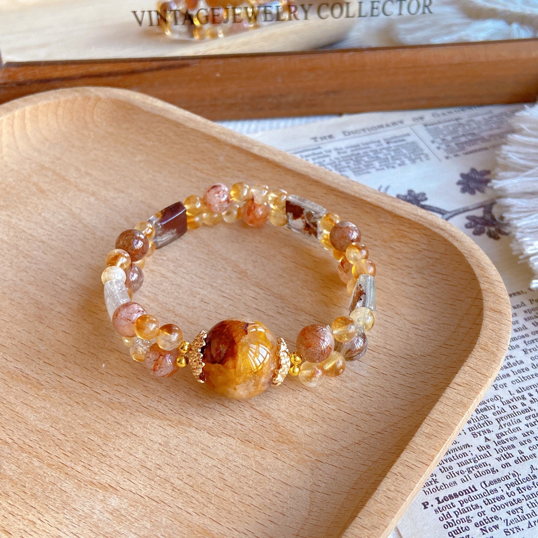 Natural yellow gum flower green ghost hand card black gold super yellow tower crystal bracelet