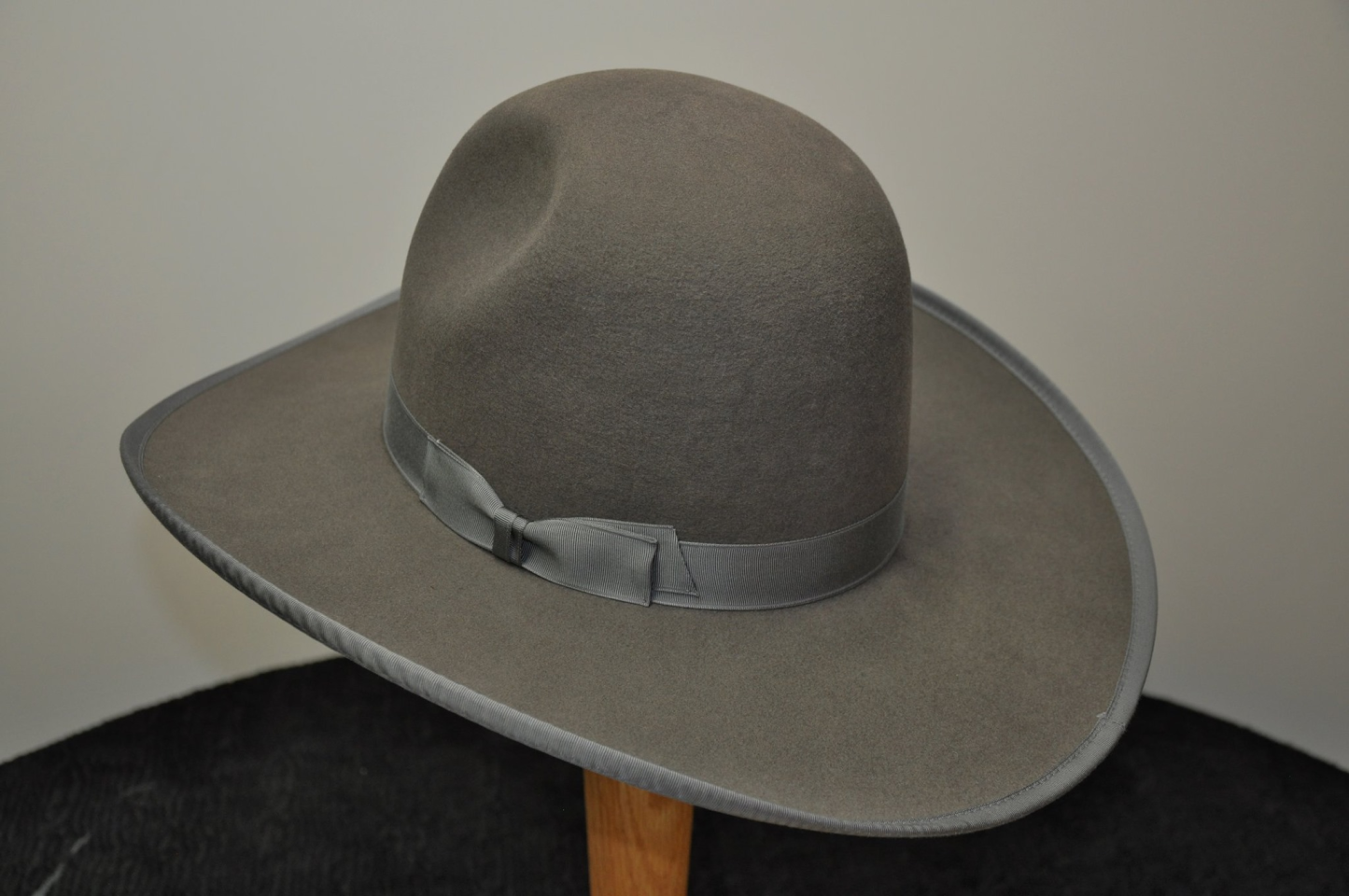 Dark gray high-density wool felt wide-brim hat