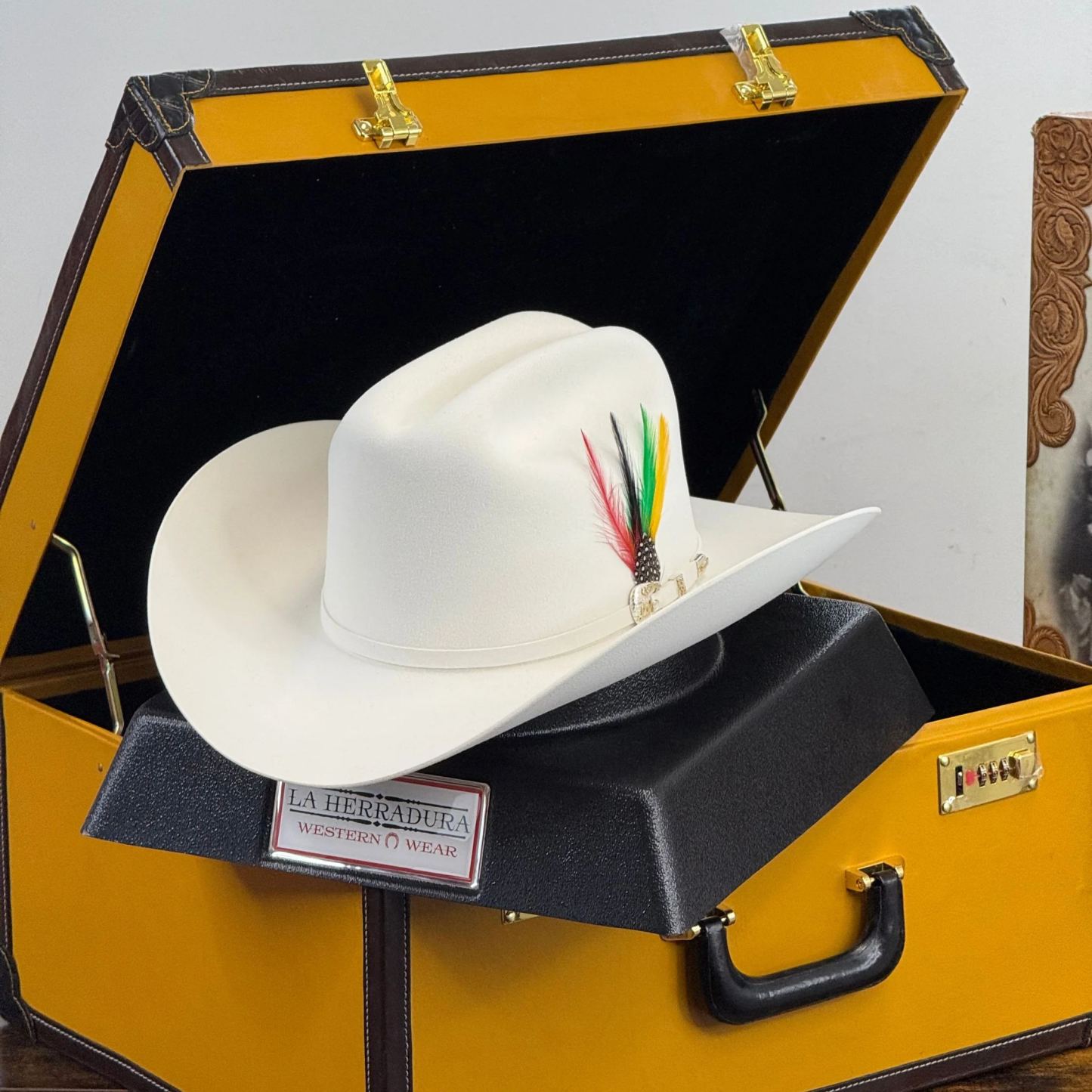 LARRY MAHAN´S 1000X WHITE IMPERIAL LUXURIOS