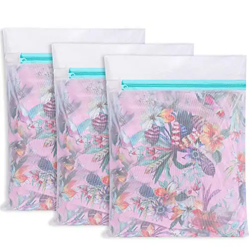 Mesh laundry bag set for intimates and delicates, perfect for gentle washing and protecting lingerie. Set of 3, white.