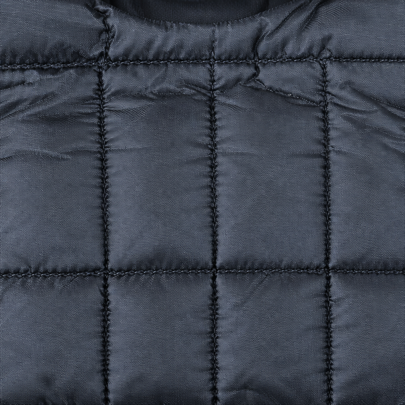 Ordinary vest swaying noisy sandbag