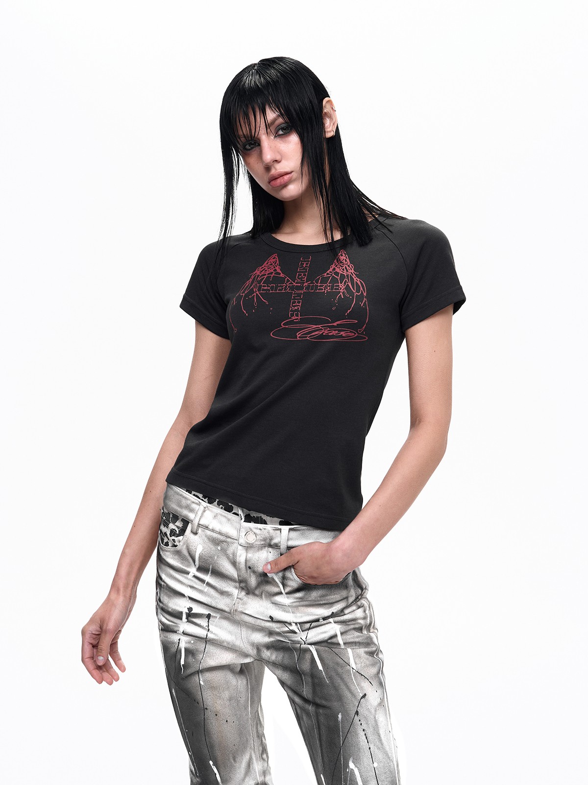 WINGED CROSS GRAPHIC FITTED TEE