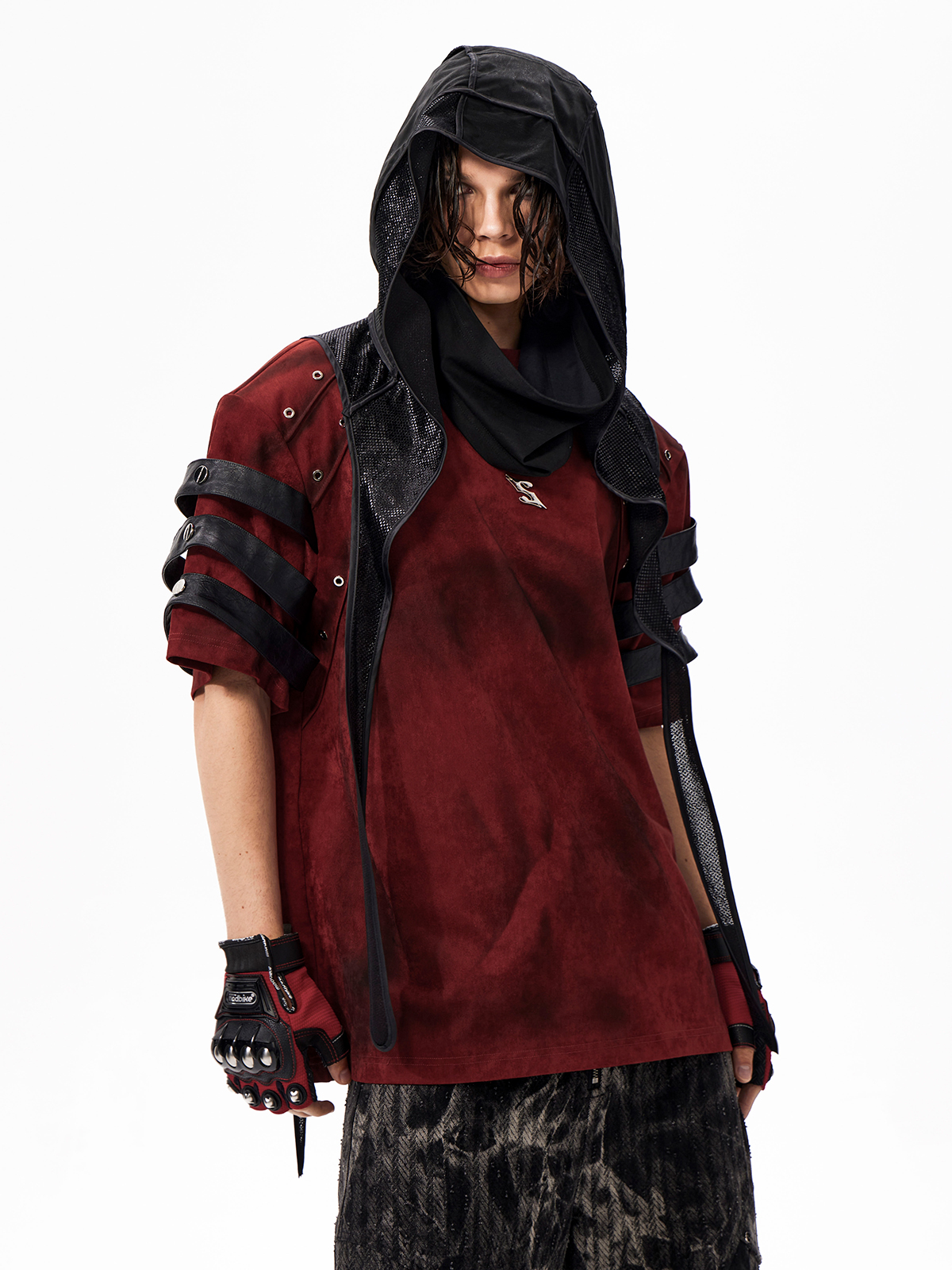 DISTRESSED GROMMET STRAP TEE-START EXCEED END