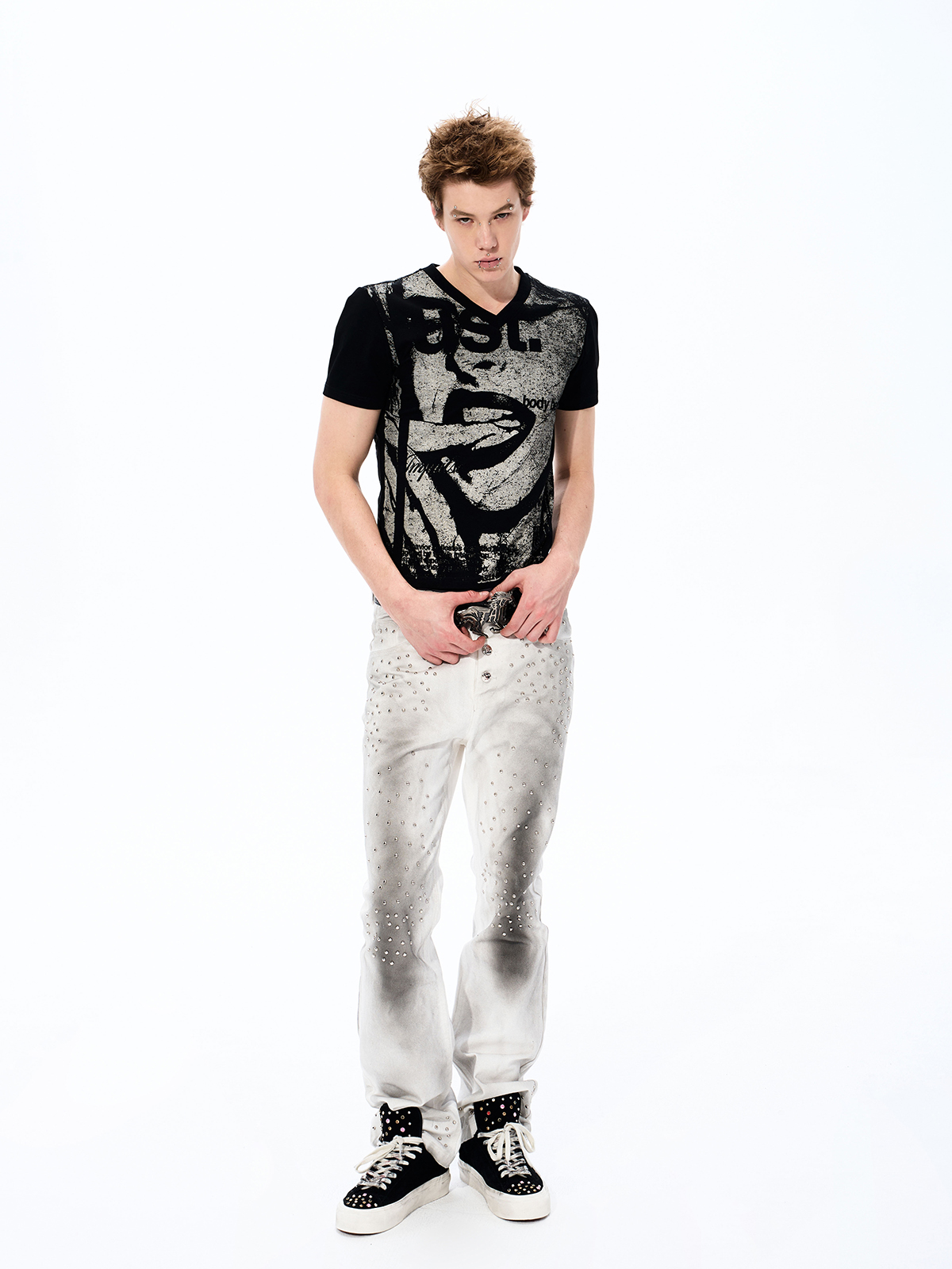 SUBVERSIVE PORTRAIT GRAPHIC V-NECK TEE