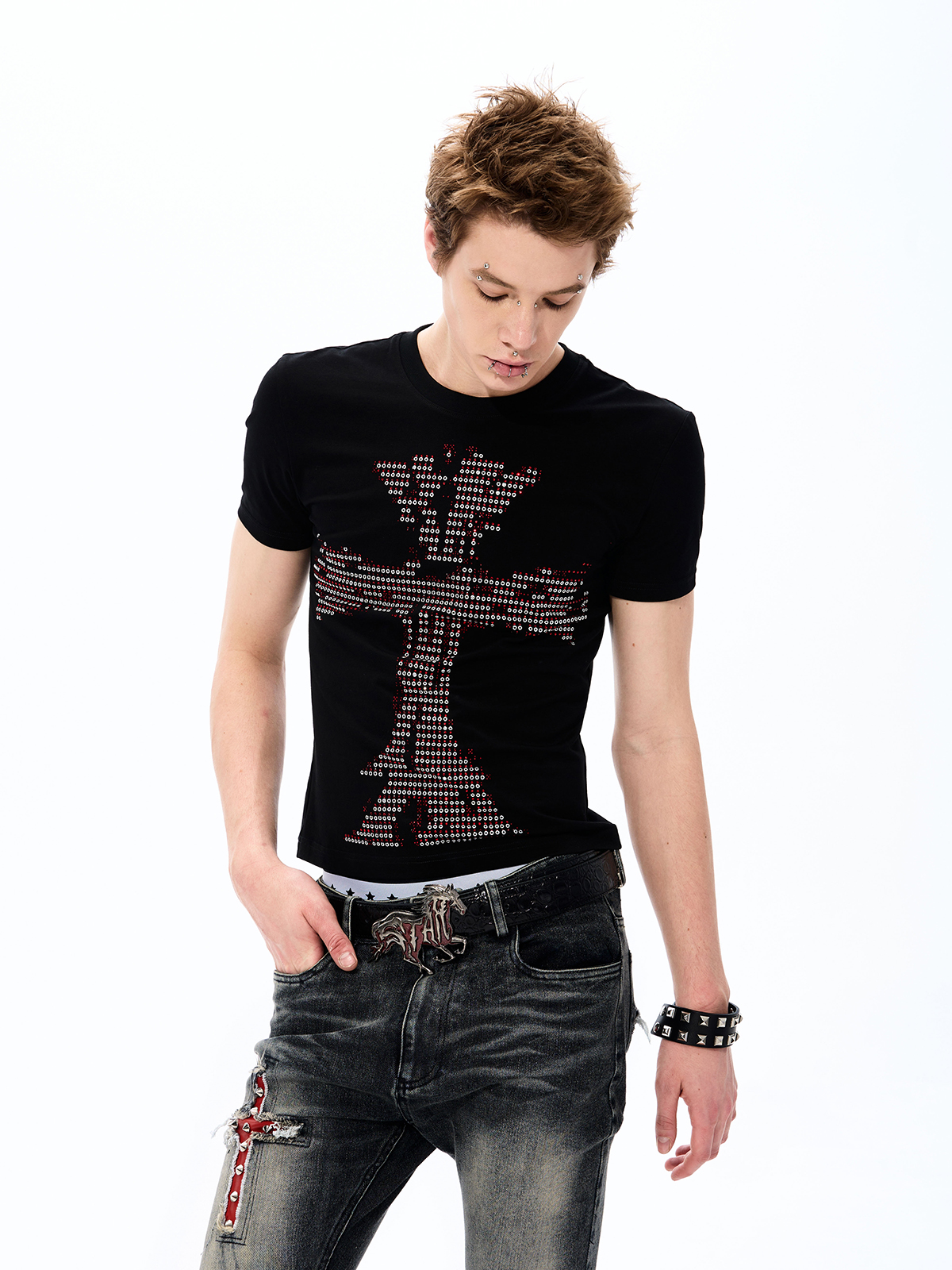 RHINESTONE GOTHIC CROSS SLIM TEE