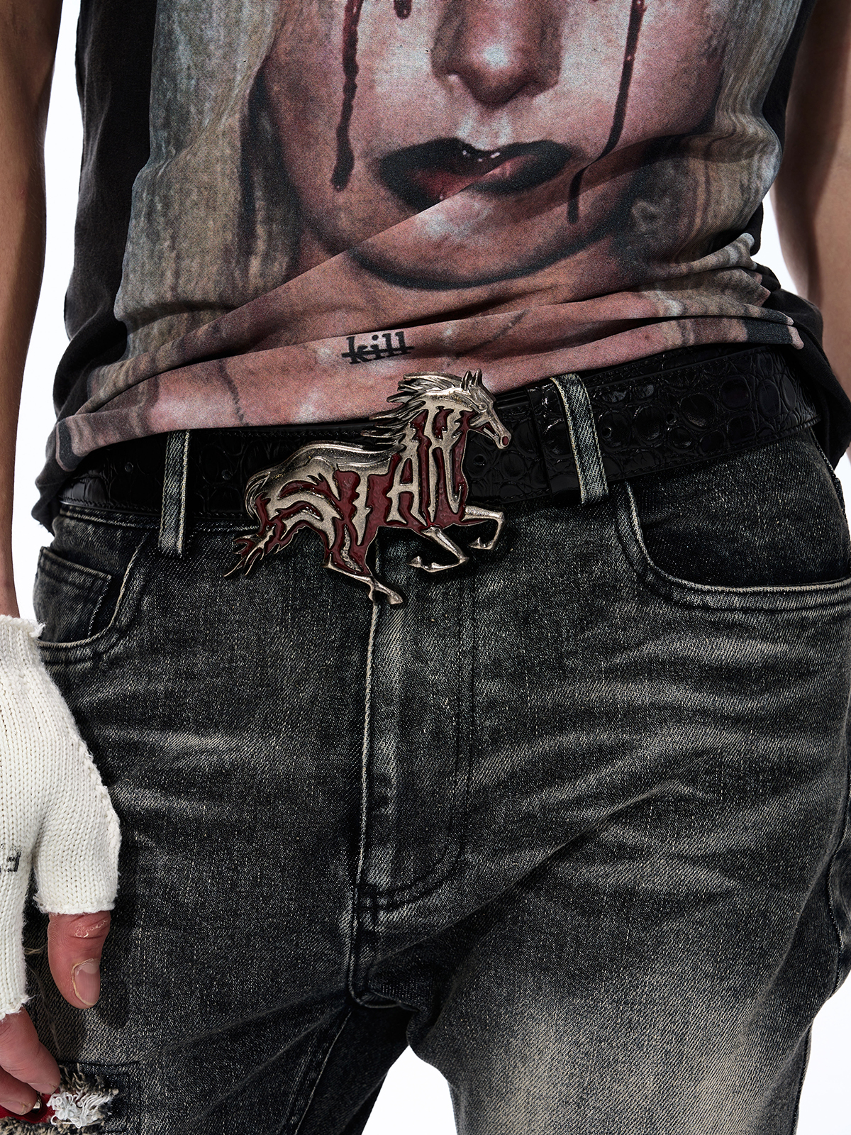 OVERSIZED WARHORSE BUCKLE CROC-EMBOSSED LEATHER BELT-CRIMSON/SILVER