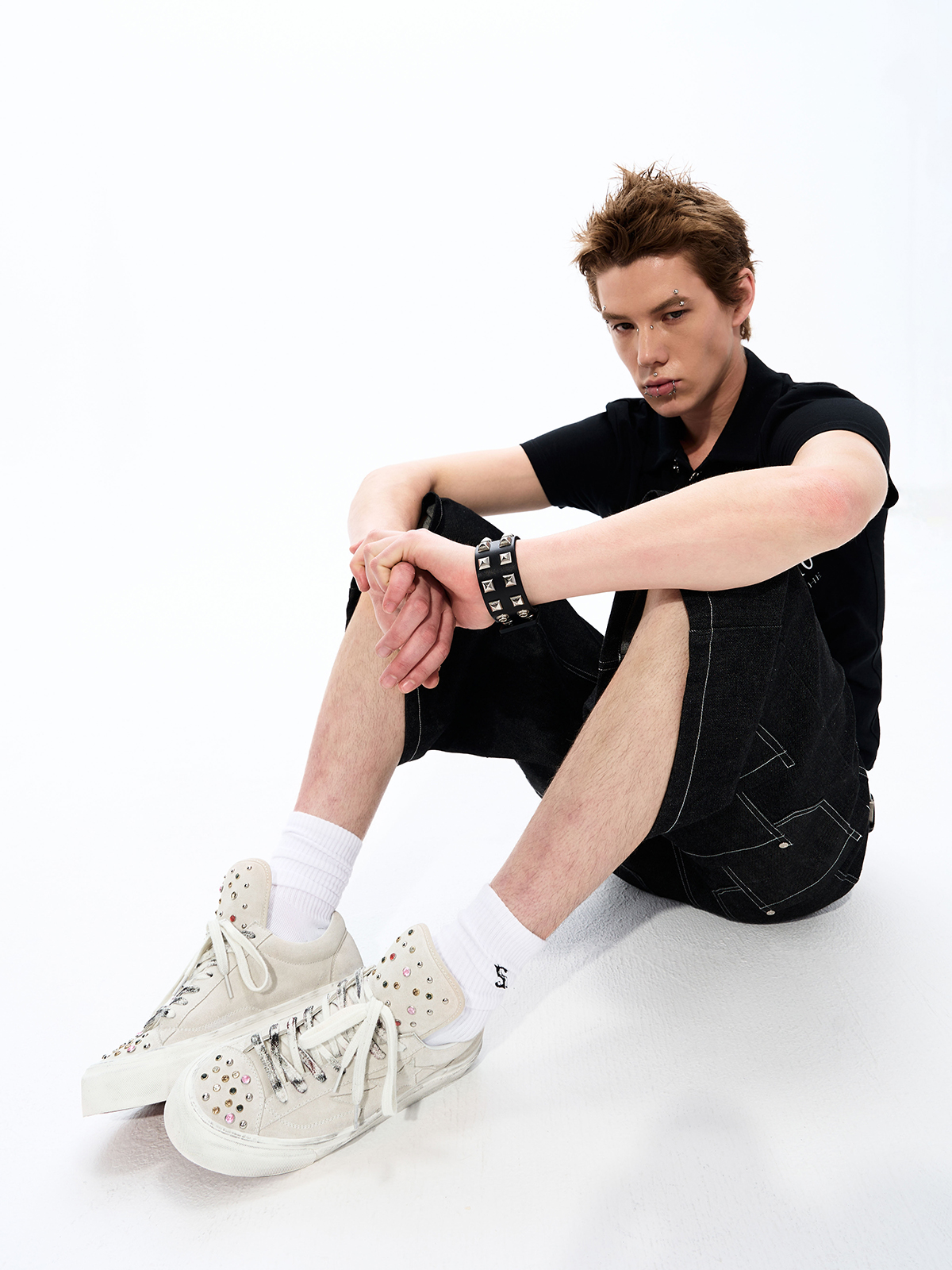 RHINESTONE STUDDED DISTRESSED PLATFORM SNEAKERS-VINTAGE WHITE