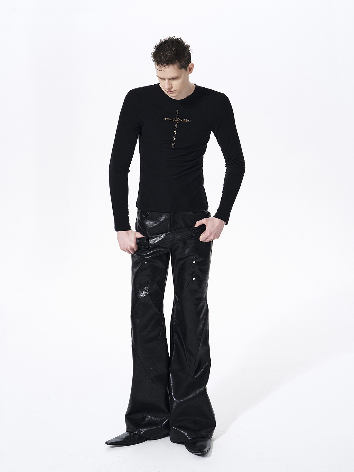 RHINESTONE CROSS LONG SLEEVE TEE
