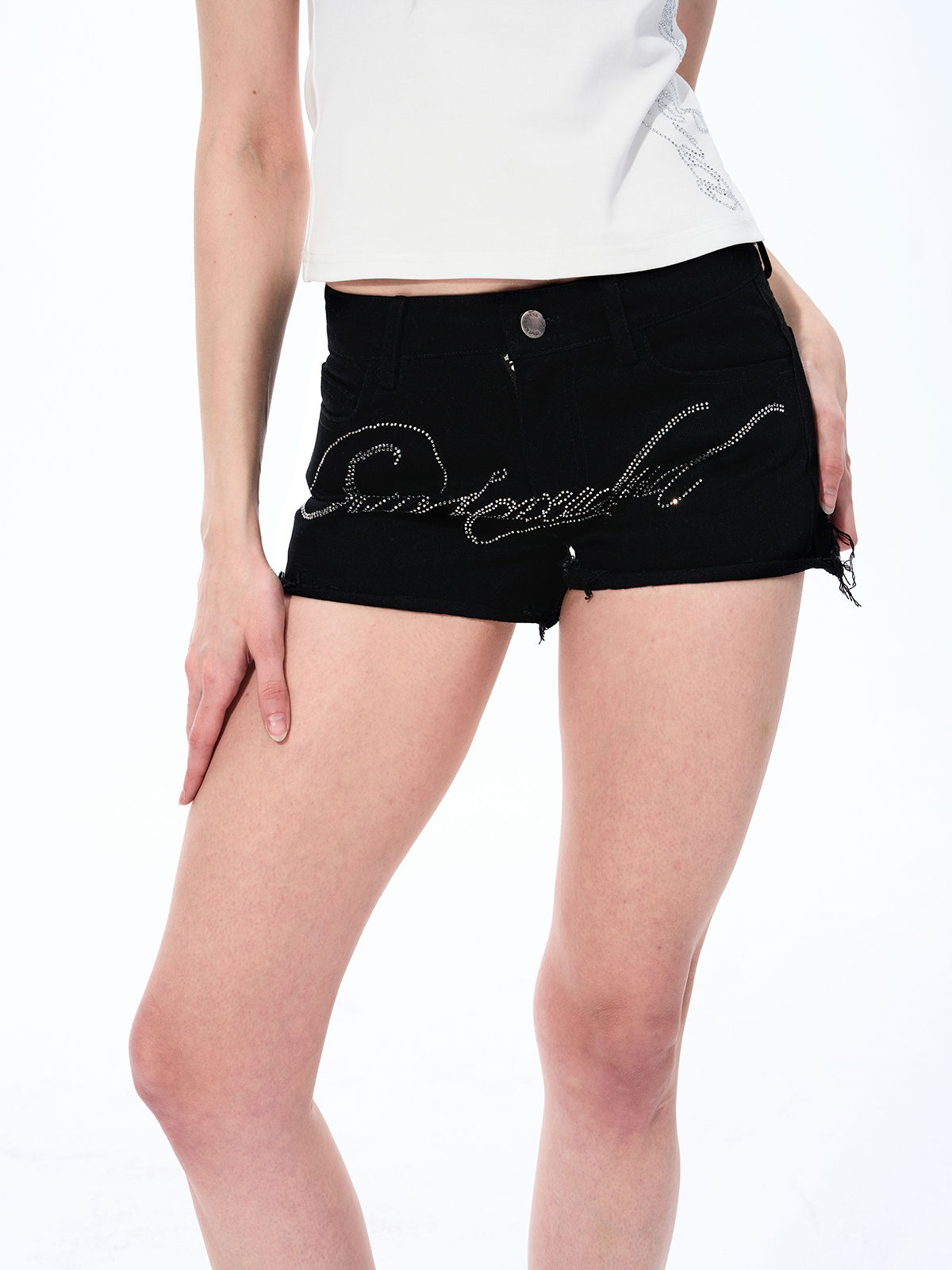 RHINESTONE MUSICAL NOTE LOW-RISE DENIM HOT PANTS-BLACK