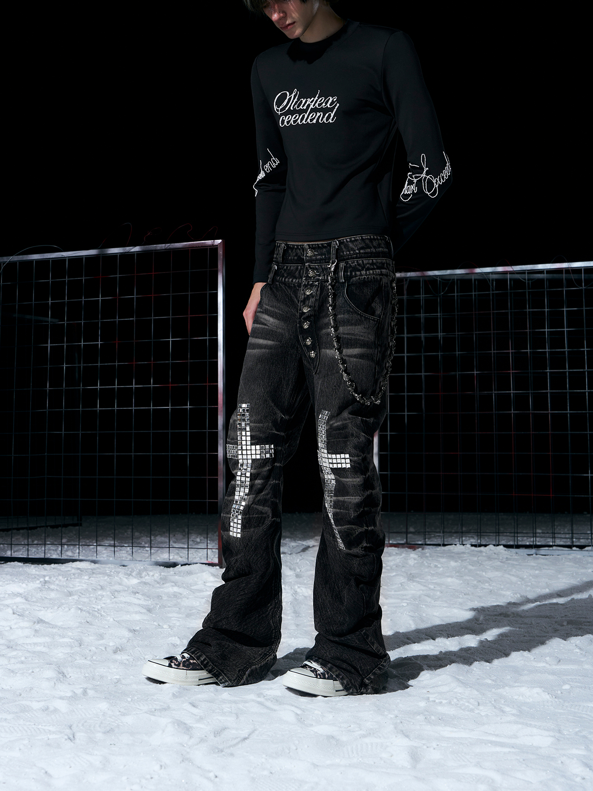 WASHED BLACK MOSAIC CROSS DOUBLE WAISTBAND STACKED JEANS