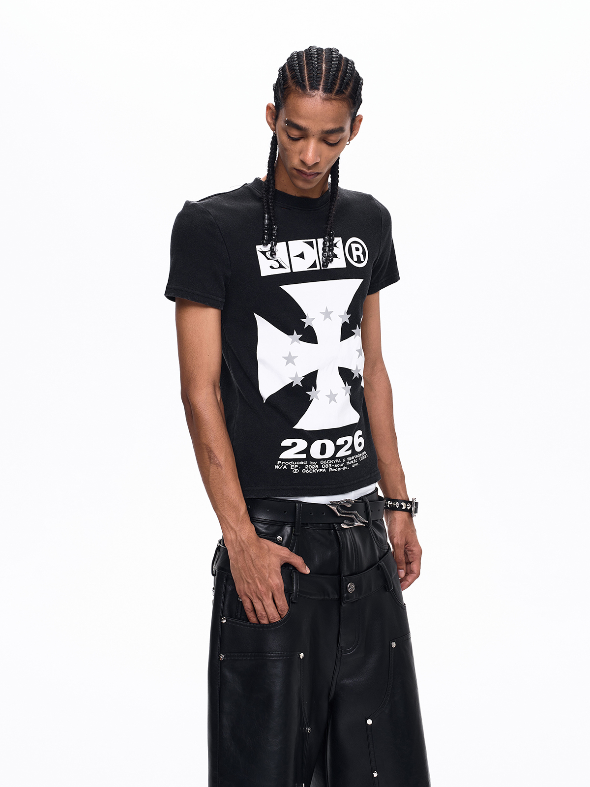 IRON CROSS GRAPHIC DISTRESSED TEE-BLACK