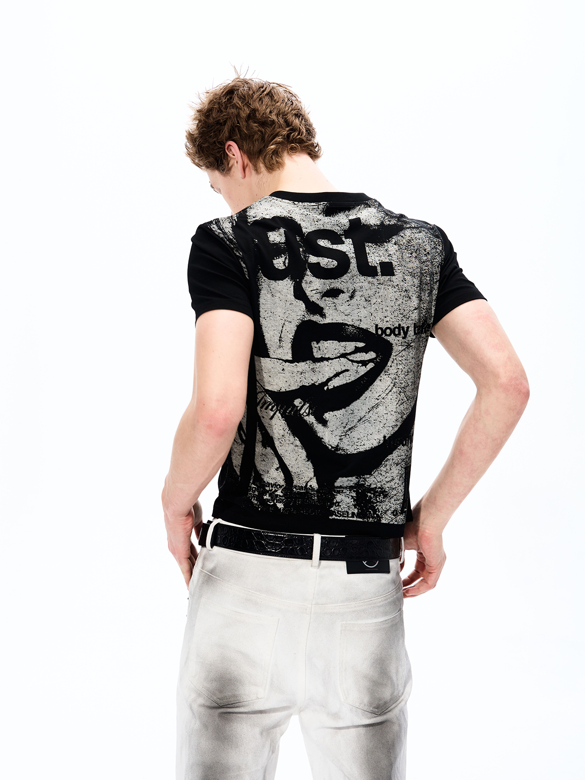 SUBVERSIVE PORTRAIT GRAPHIC V-NECK TEE