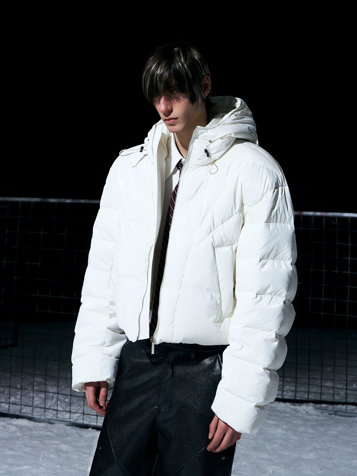 ARCTIC WHITE HIGH-GLOSS CROPPED HOODED PUFFER