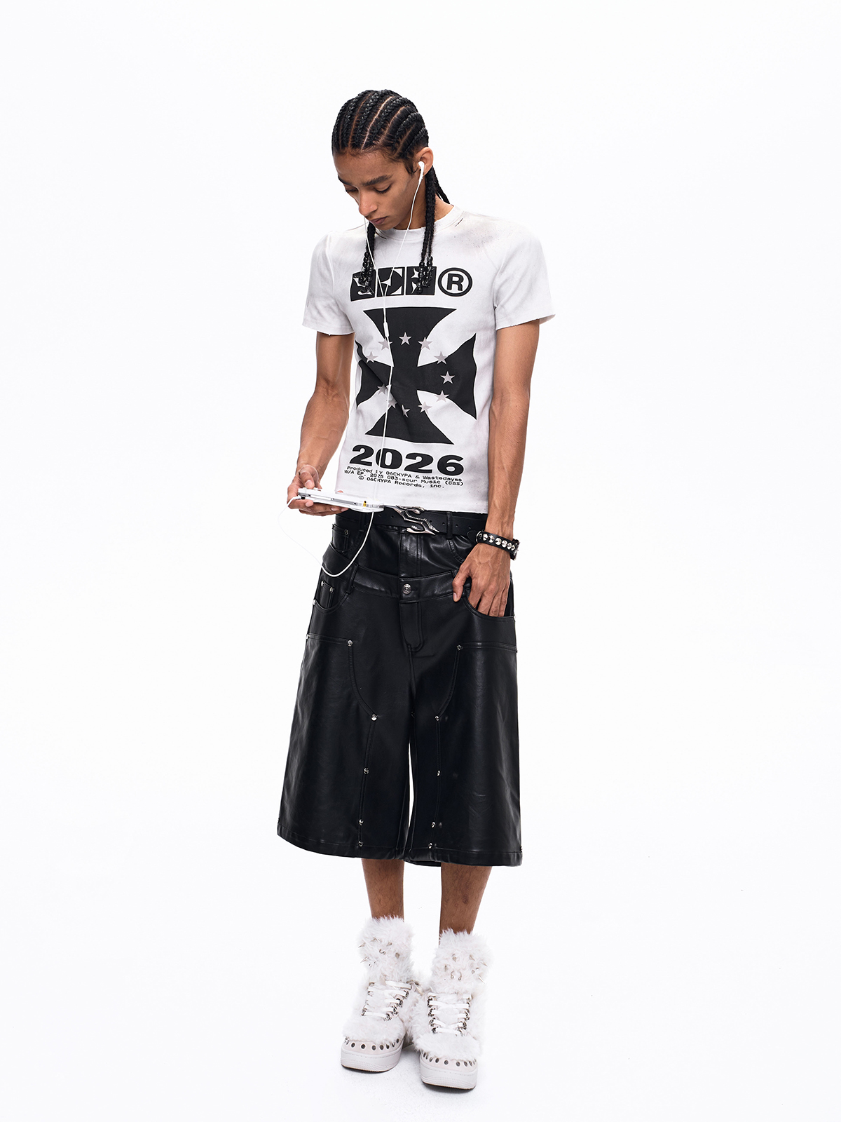 IRON CROSS DIRTY WASH GRAPHIC TEE-WHITE