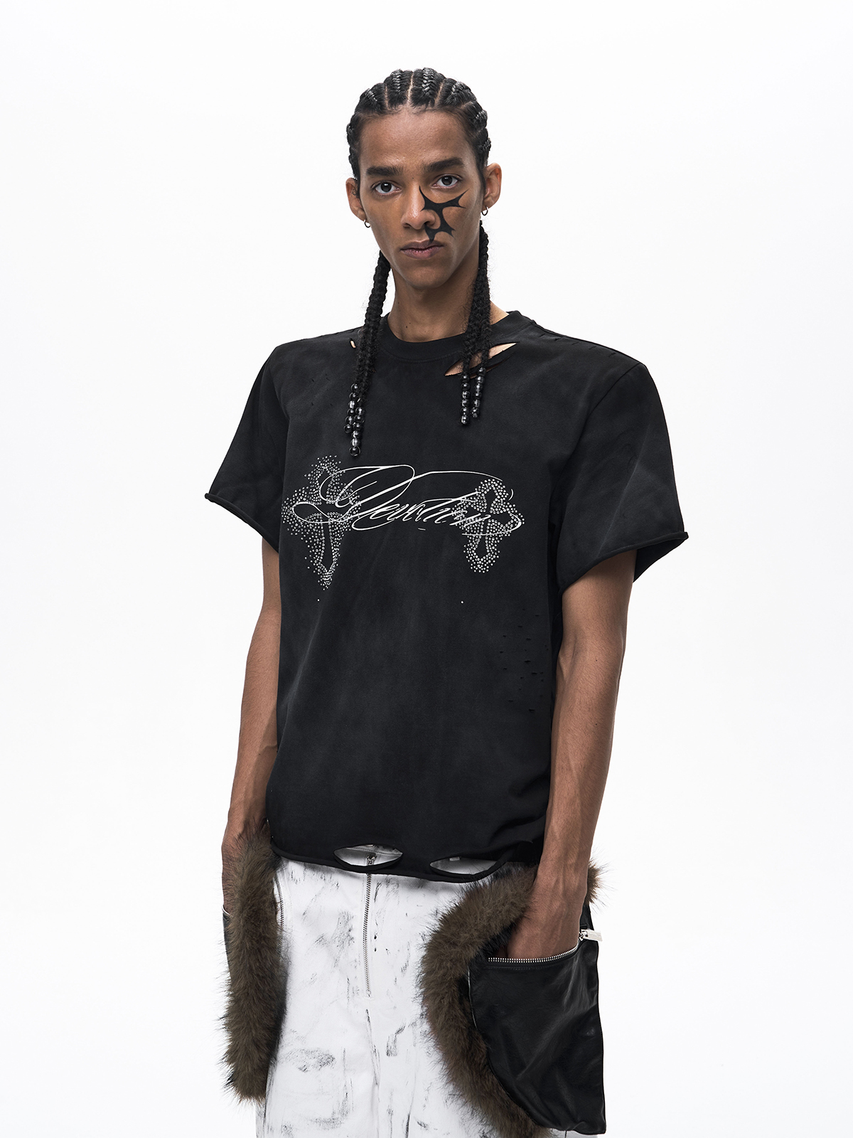 DECONSTRUCTED RHINESTONE CROSS MUD WASH TEE-BLACK