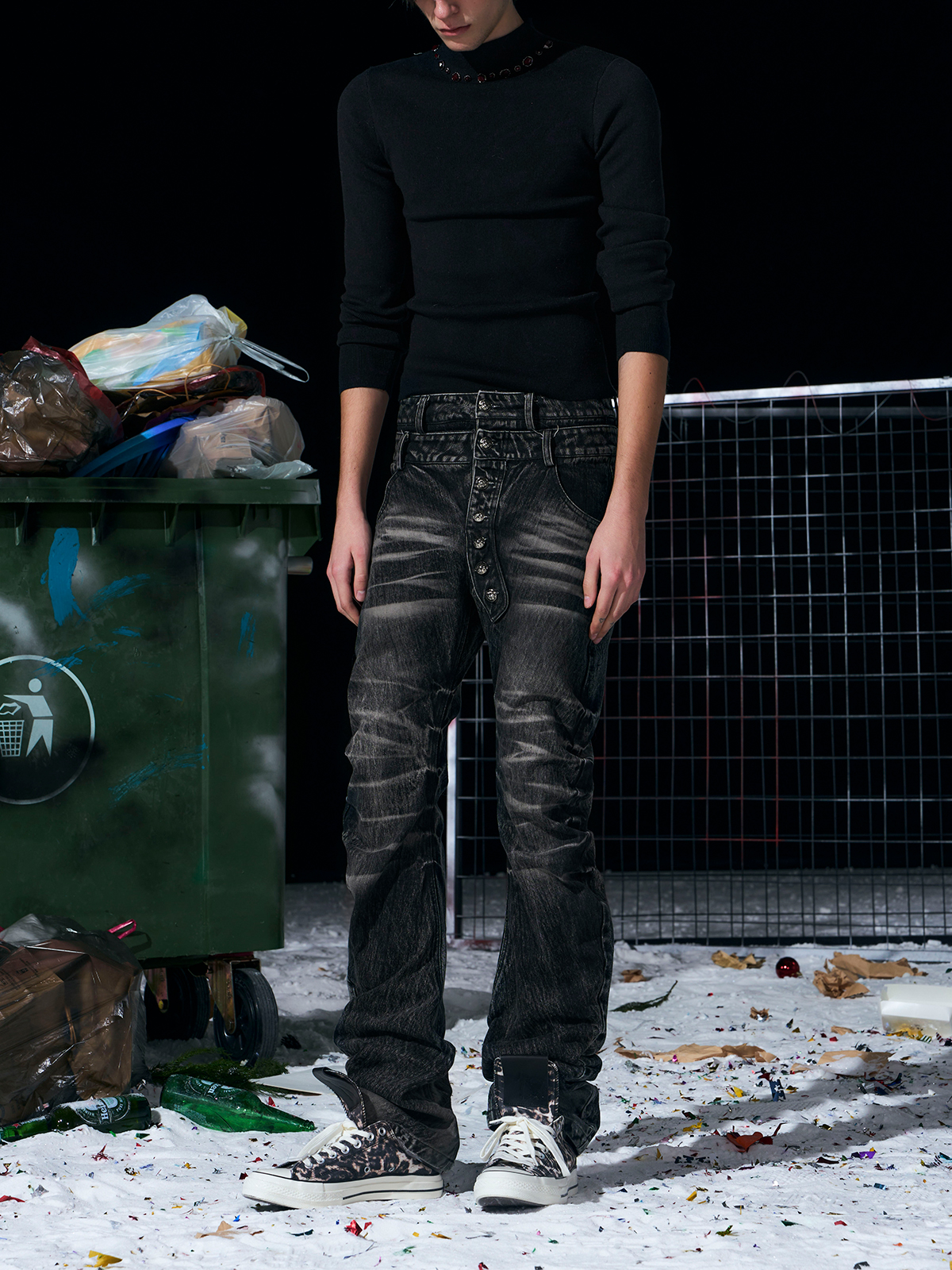 WASHED BLACK DOUBLE WAISTBAND STACKED FLARED JEANS