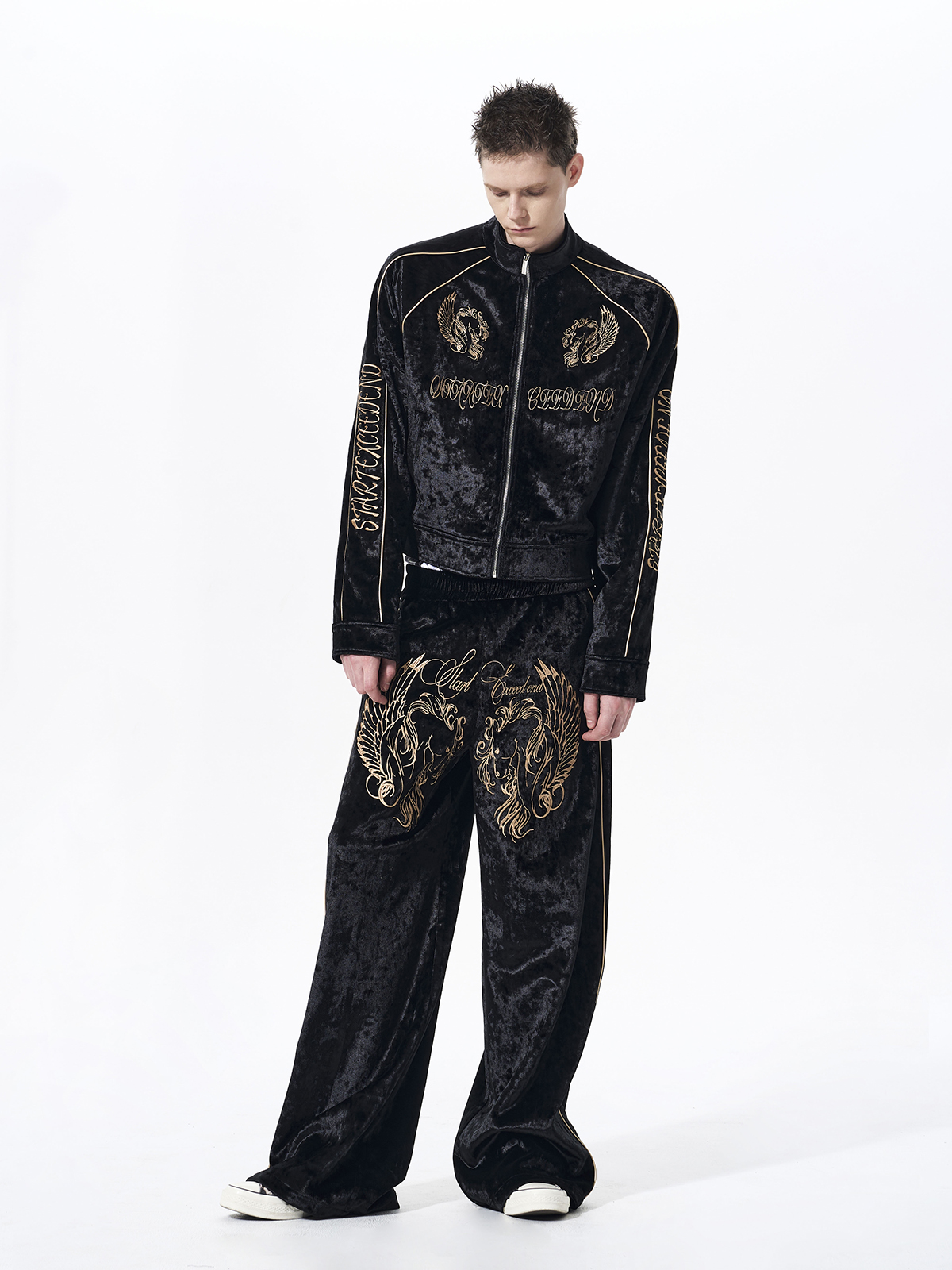 CRUSHED VELVET EMBROIDERED TRACKSUIT SET-BLACK