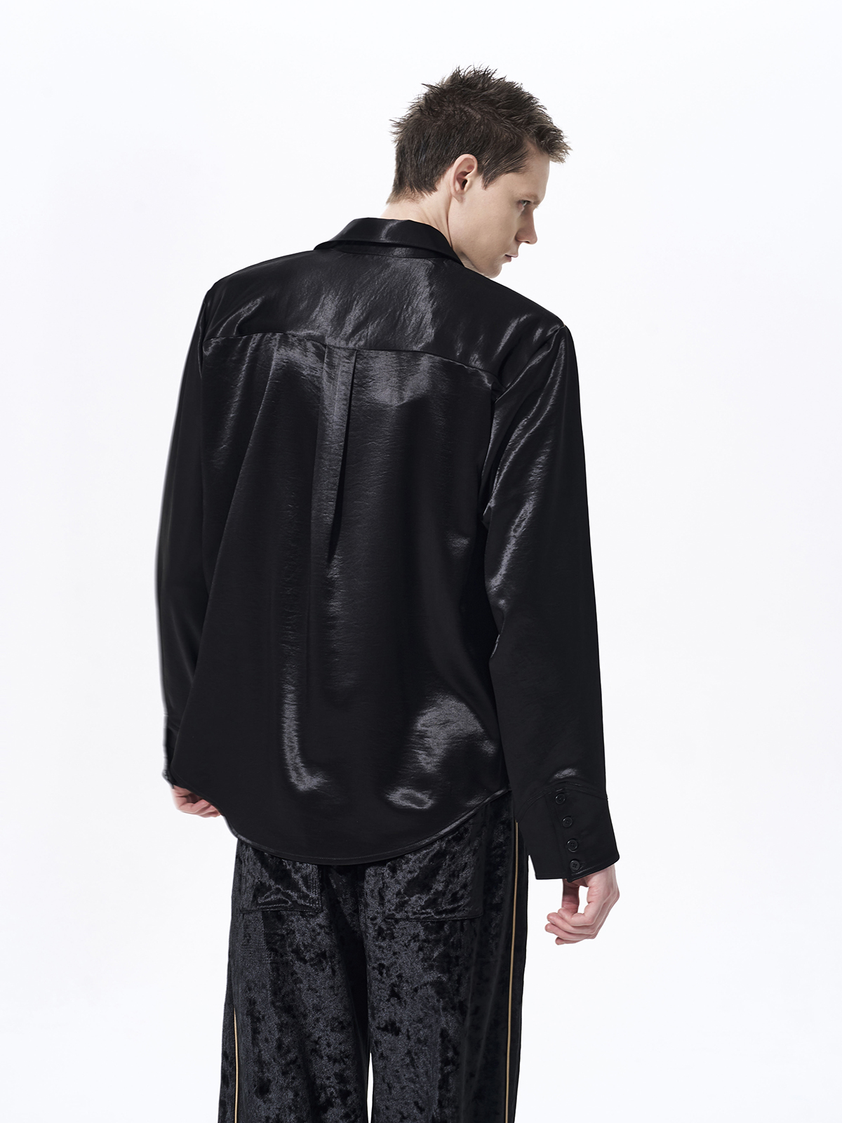 MUSICAL NOTE EMBROIDERED DRAPE SATIN SHIRT-BLACK