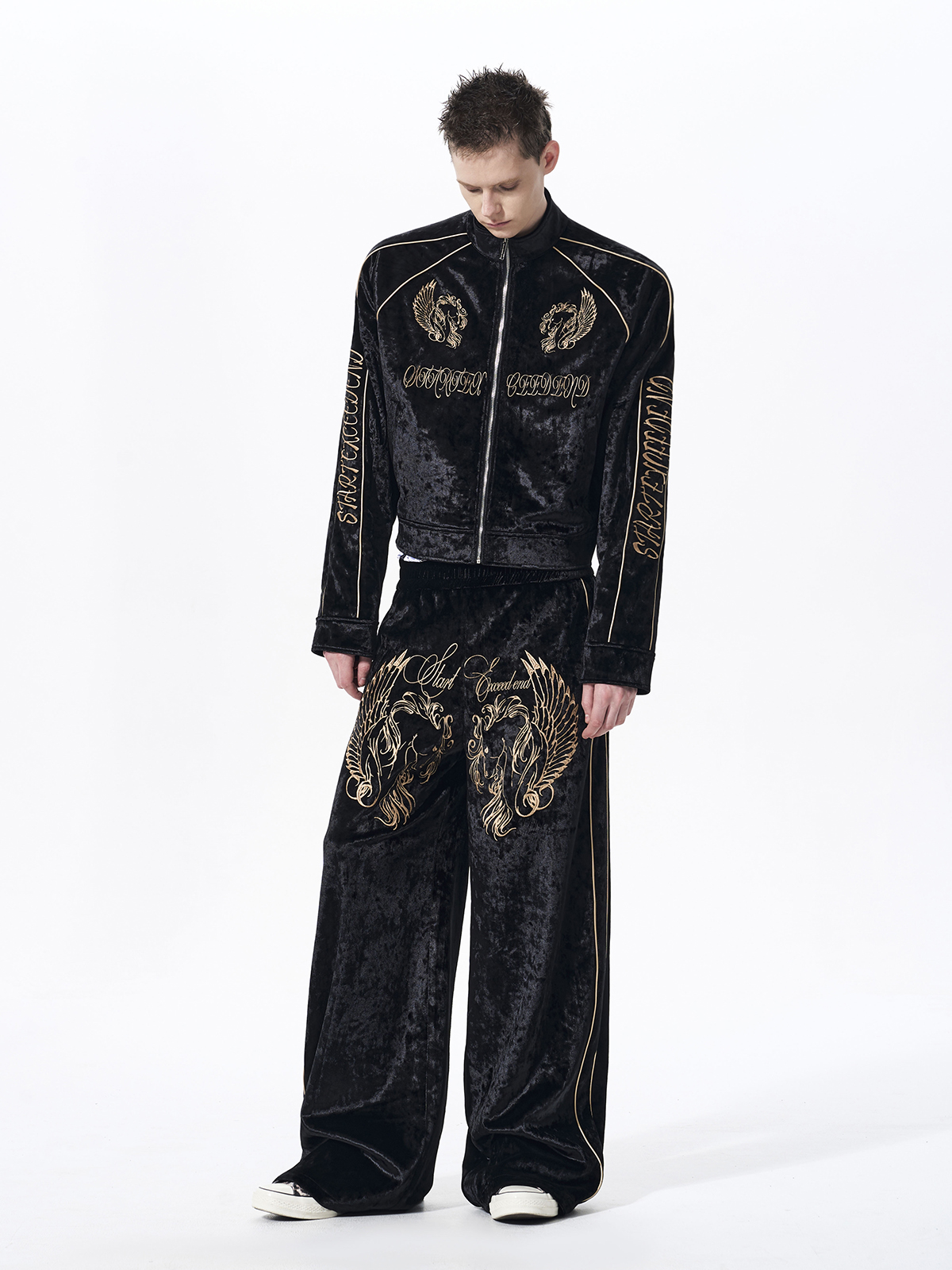 CRUSHED VELVET EMBROIDERED TRACKSUIT SET-BLACK
