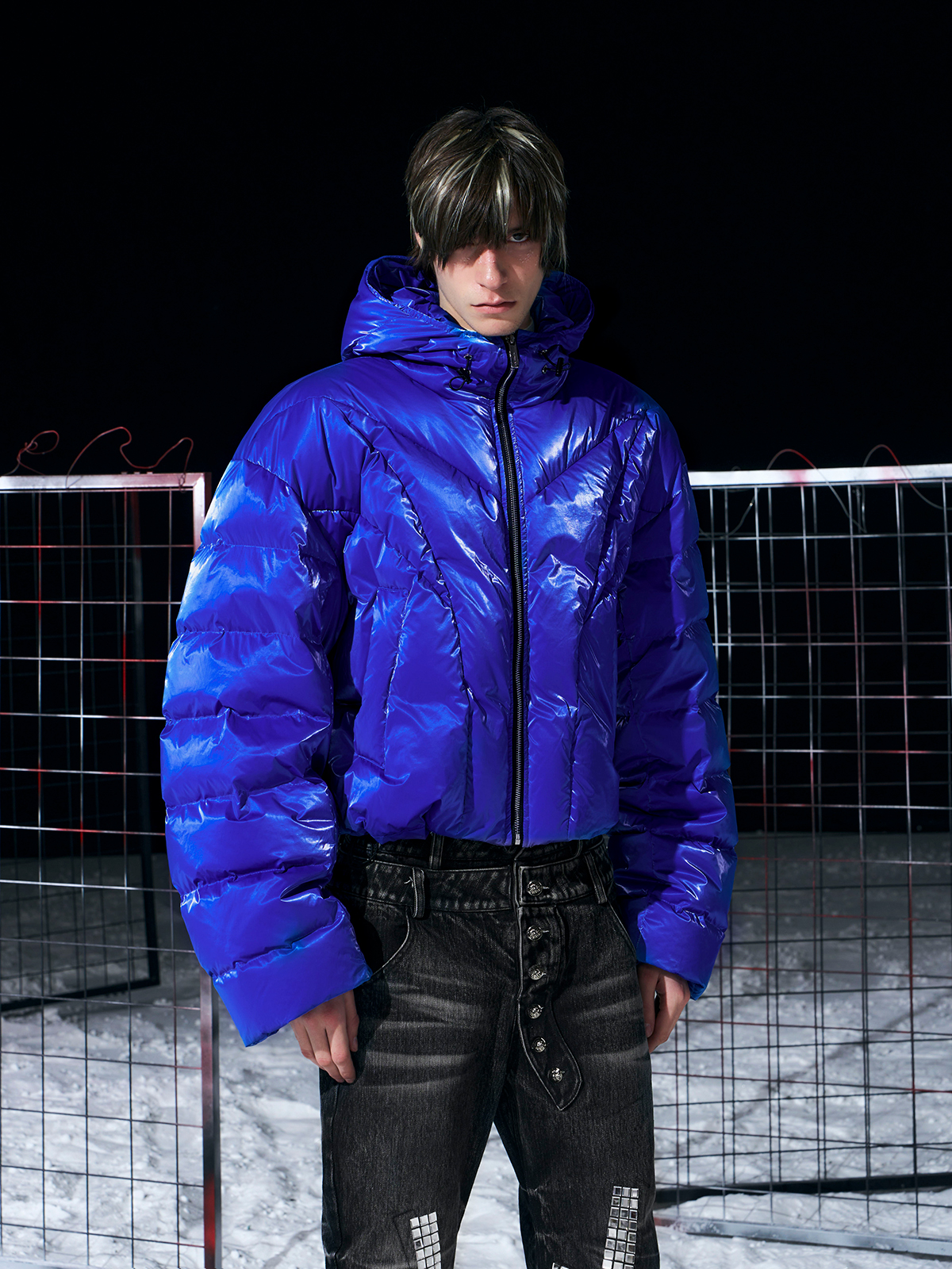 ELECTRIC BLUE HIGH-GLOSS CROPPED HOODED PUFFER