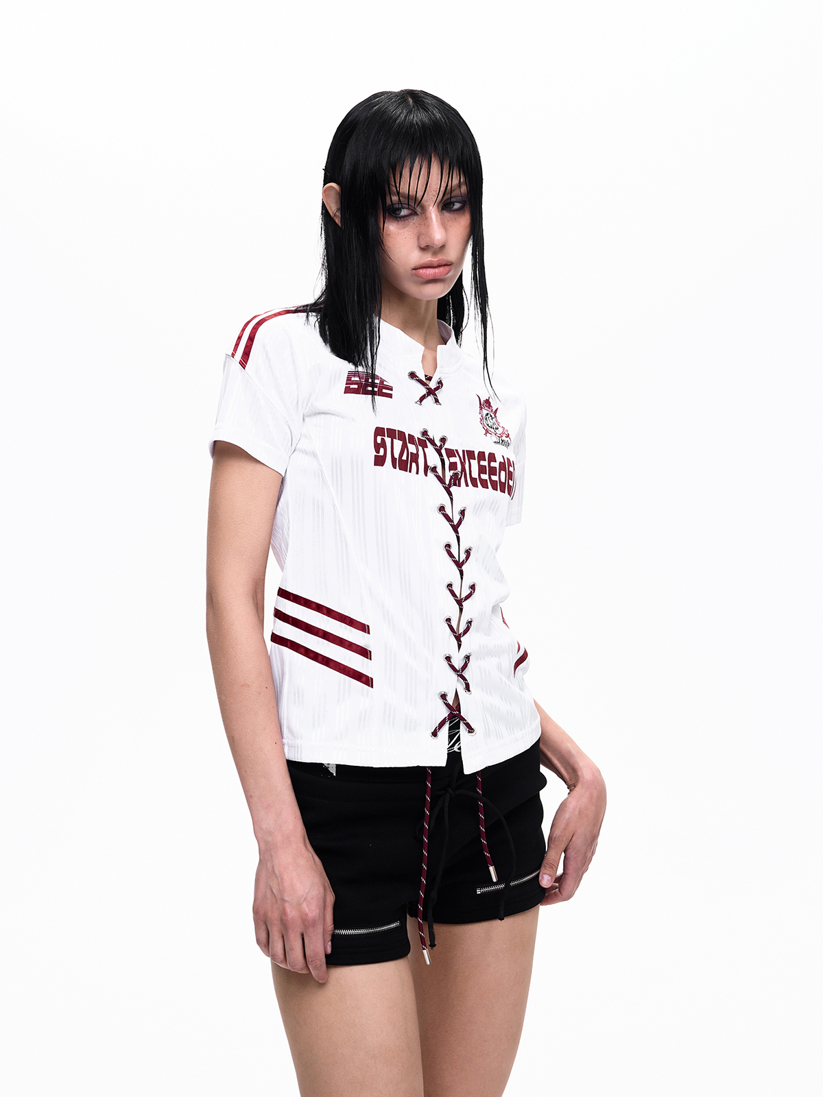 LACE-UP CREST GRAPHIC TEE